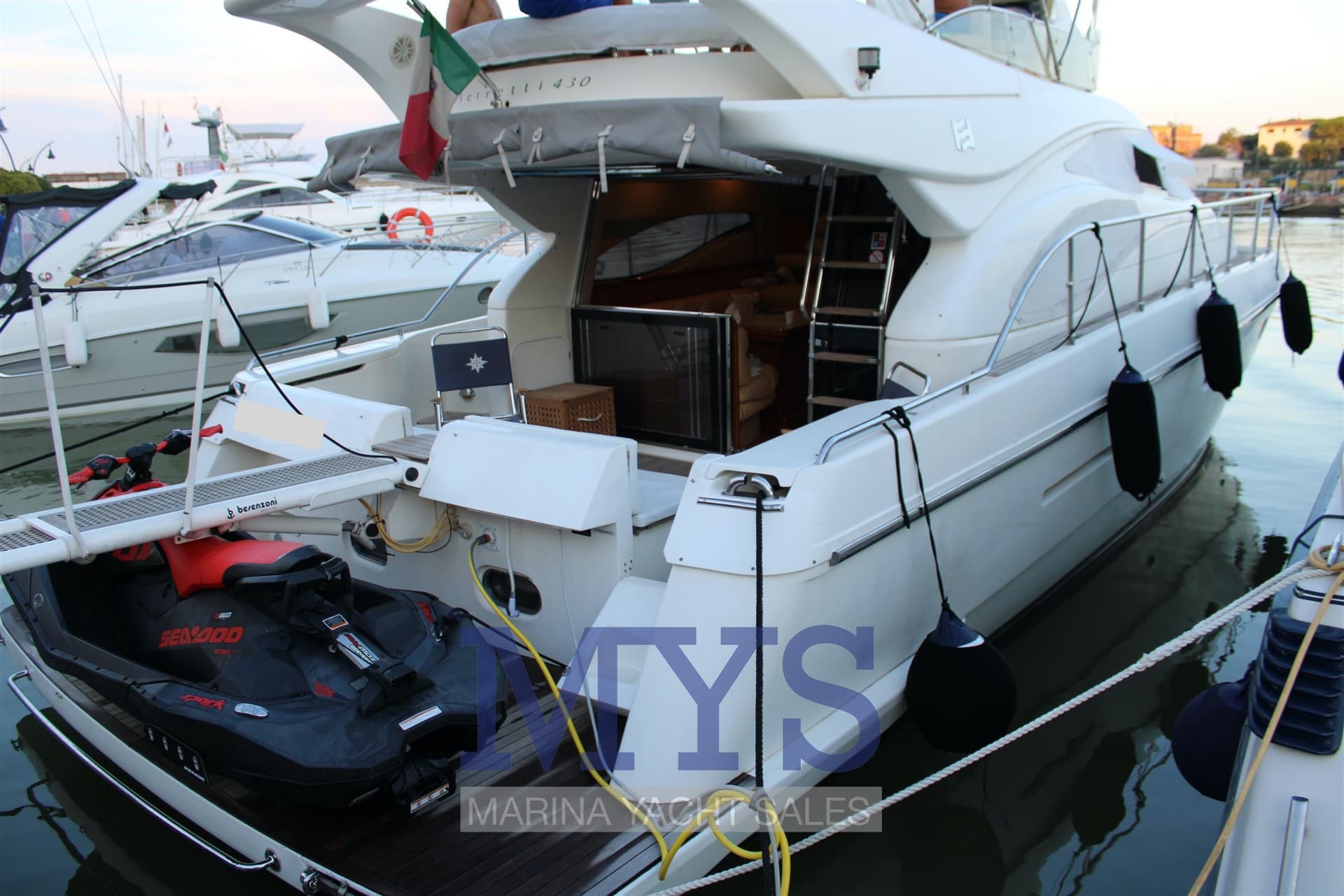 Ferretti Yachts Ferretti 430 Limited - Main View Ferretti Yachts Ferretti 430 Limited - Main View