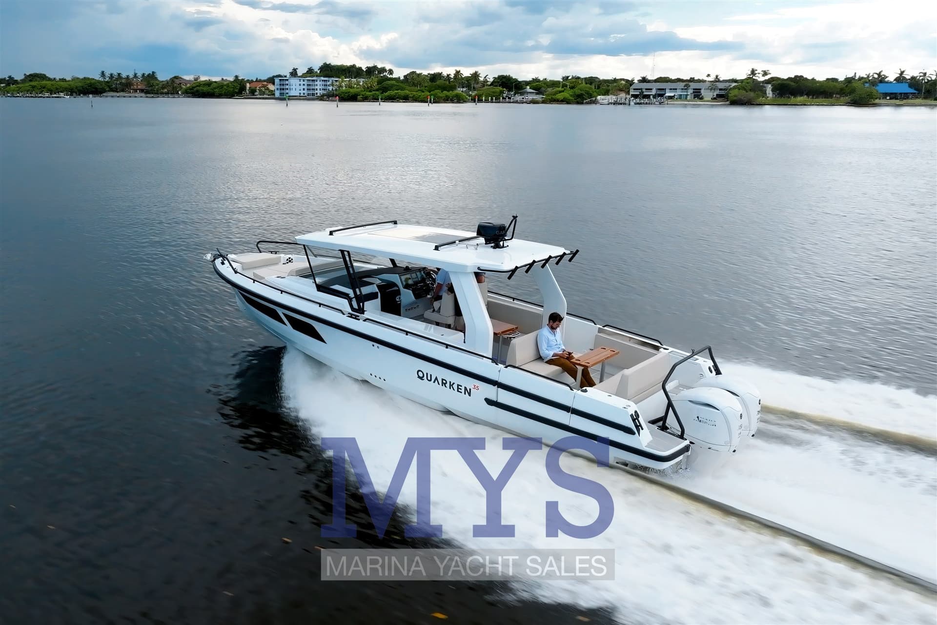 Quarken 35 Grand Tourer - Main View Quarken 35 Grand Tourer - Main View