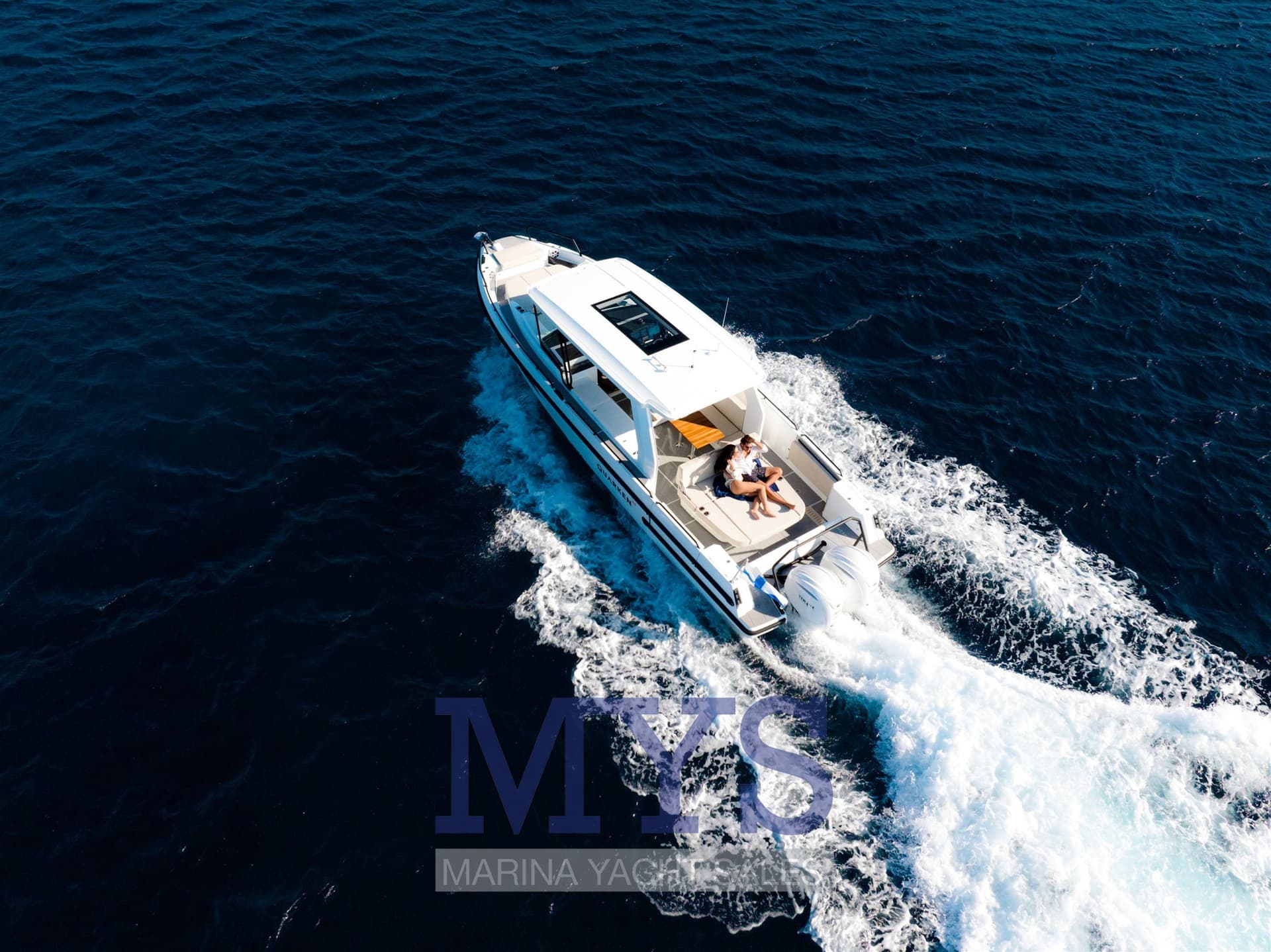 Quarken 35 Grand Tourer - Interior View Quarken 35 Grand Tourer - Interior View