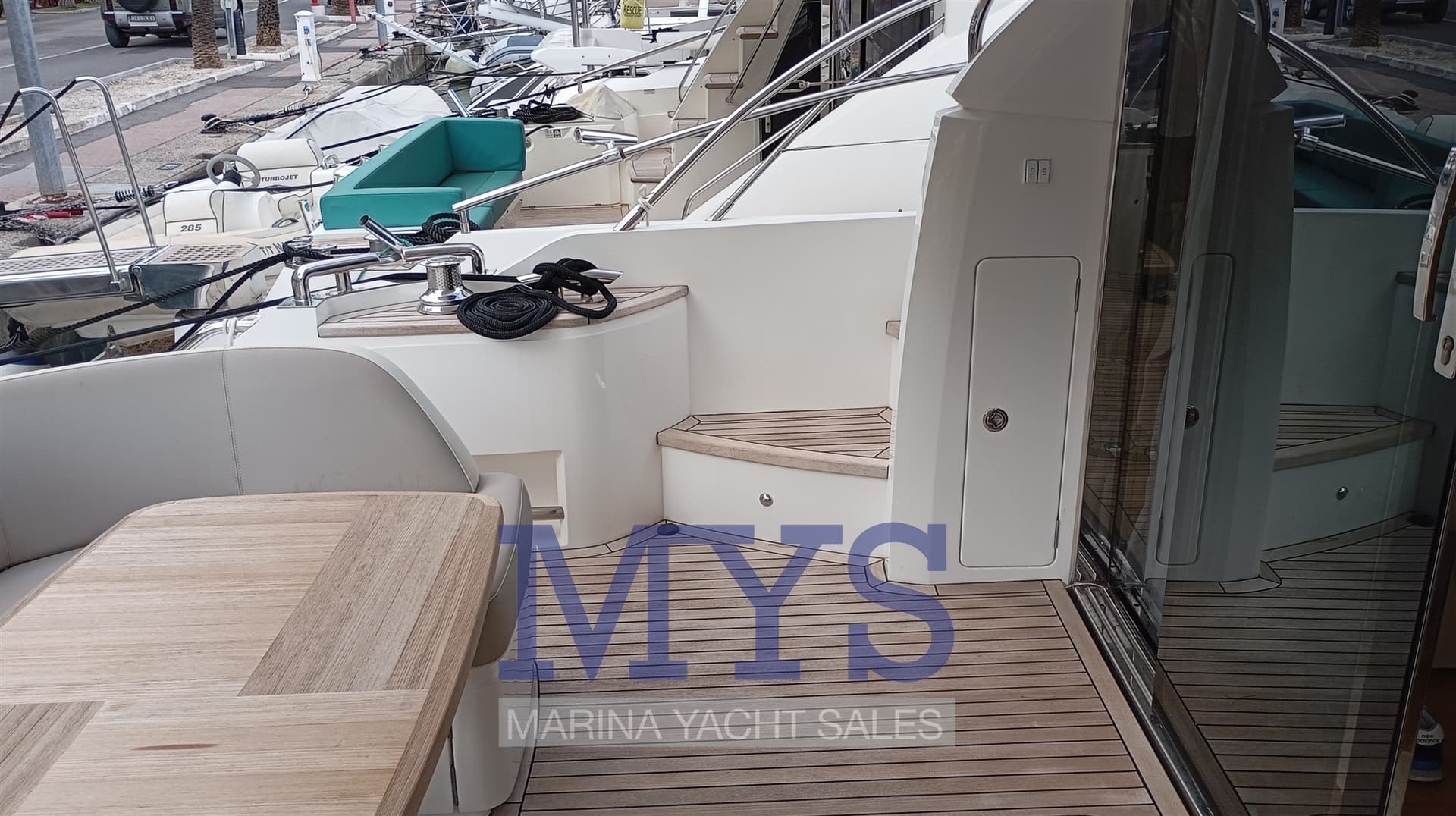 Princess Yachts F 49 - Deck View Princess Yachts F 49 - Deck View