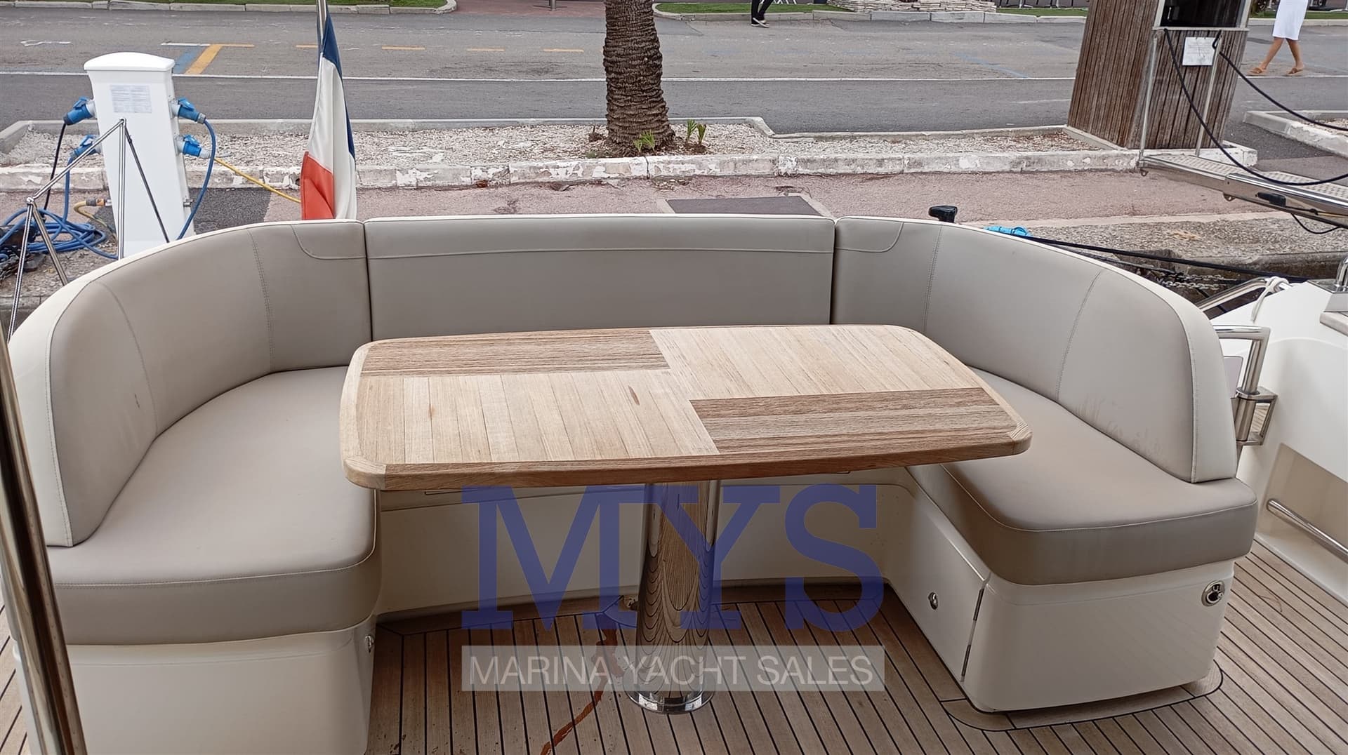 Princess Yachts F 49 - Interior View Princess Yachts F 49 - Interior View