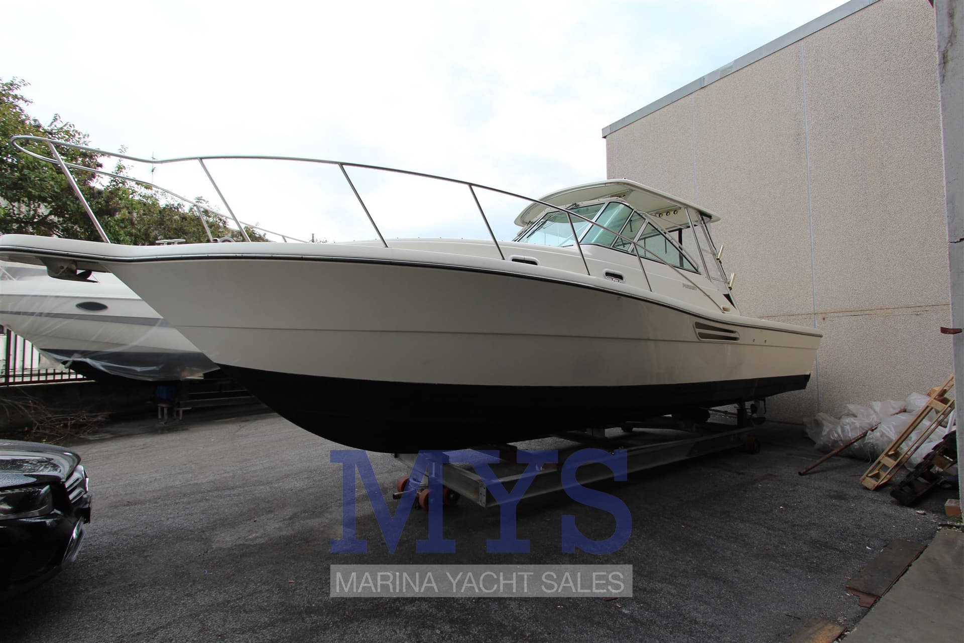 Pursuit 3000 Express - Interior View Pursuit 3000 Express - Interior View