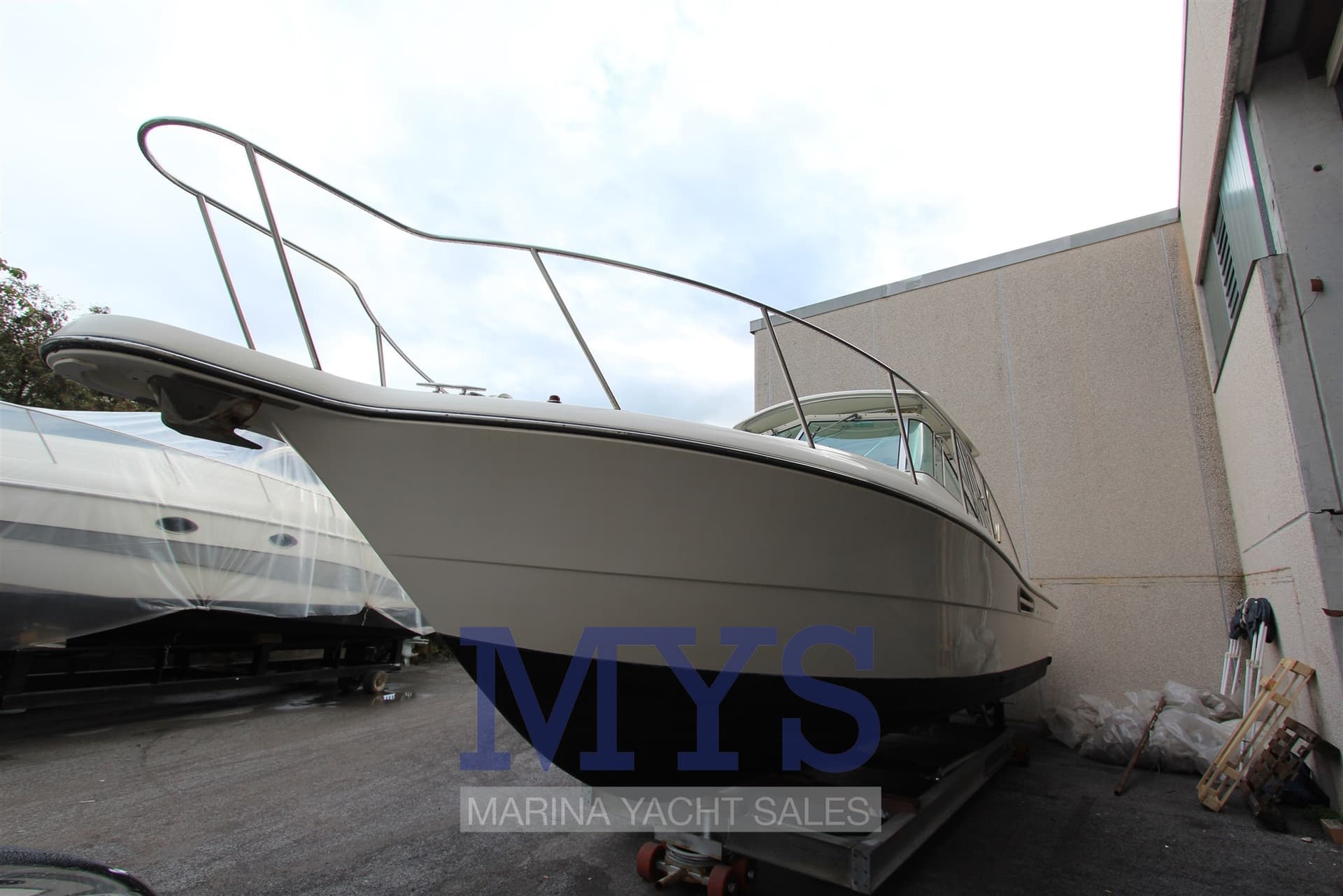 Pursuit 3000 Express - Deck View Pursuit 3000 Express - Deck View