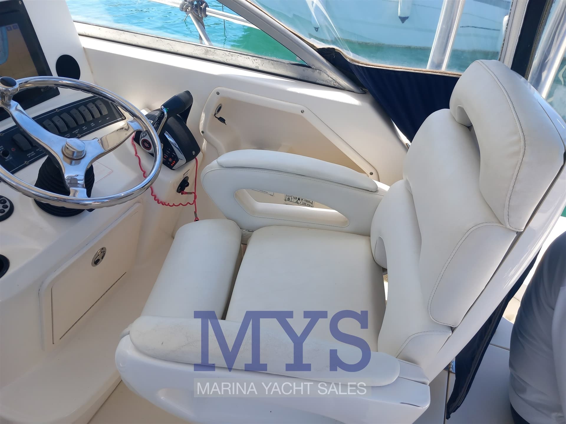 Boston Whaler 285 CONQUEST d'occasion - image hero 12