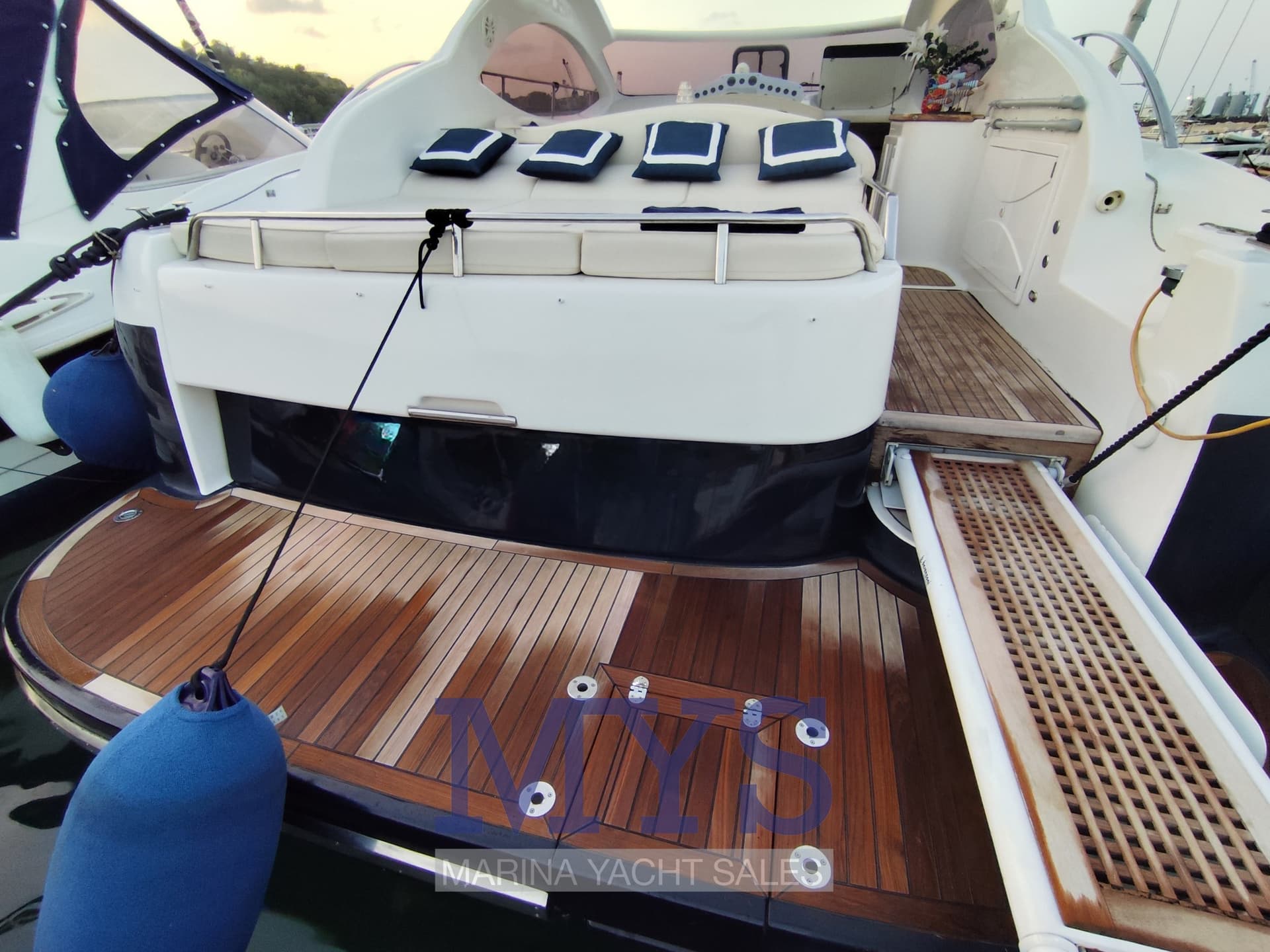 Abbate Bruno Primatist G 41 Aerotop Pininfarina - Deck View Abbate Bruno Primatist G 41 Aerotop Pininfarina - Deck View