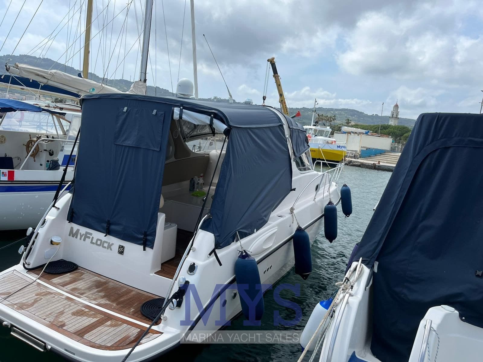 Manò Marine 25 Cruiser - Detail View 1 Manò Marine 25 Cruiser - Detail View 1