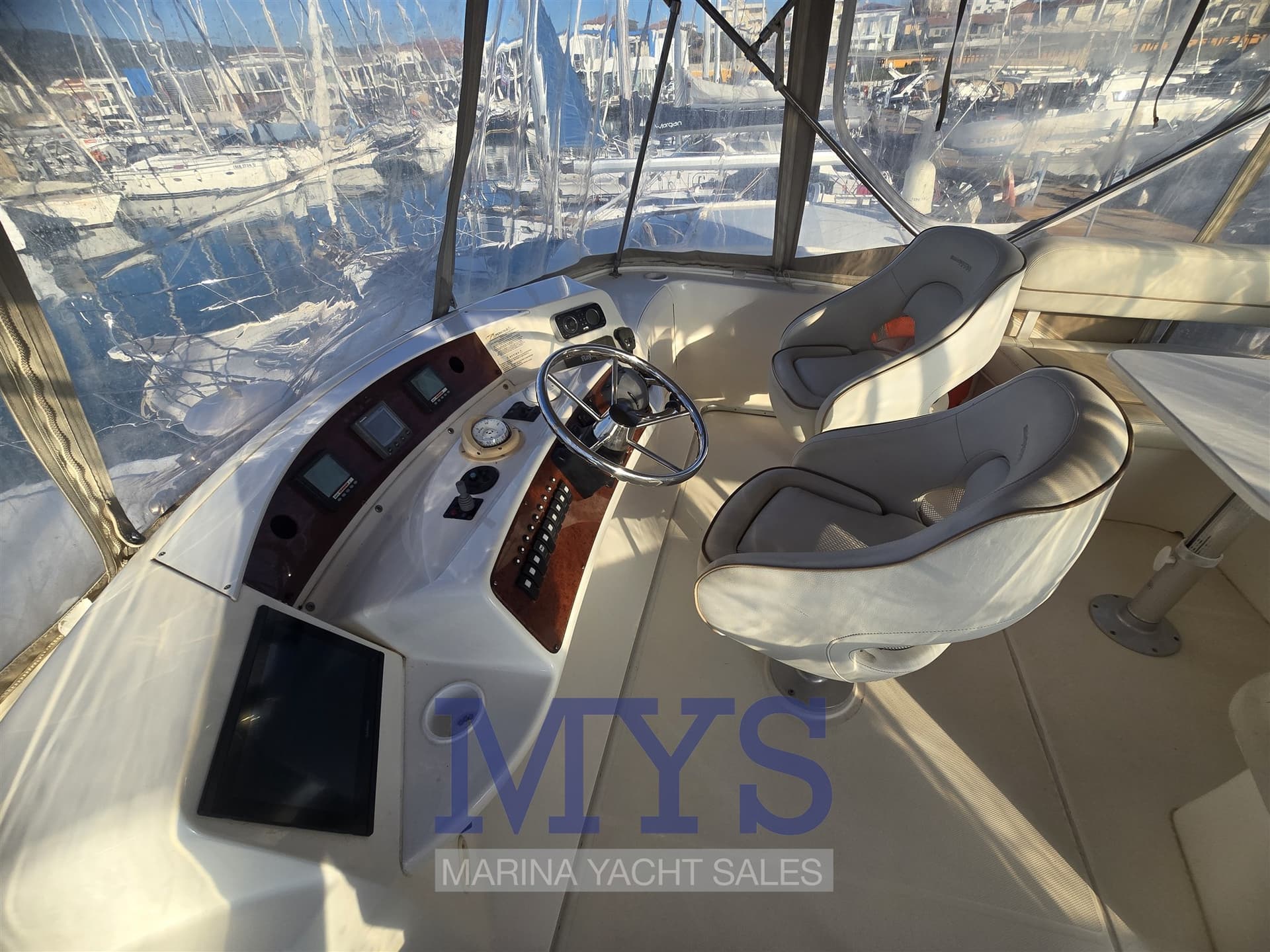 Silverton Silverton 36 Convertible - Deck View Silverton Silverton 36 Convertible - Deck View