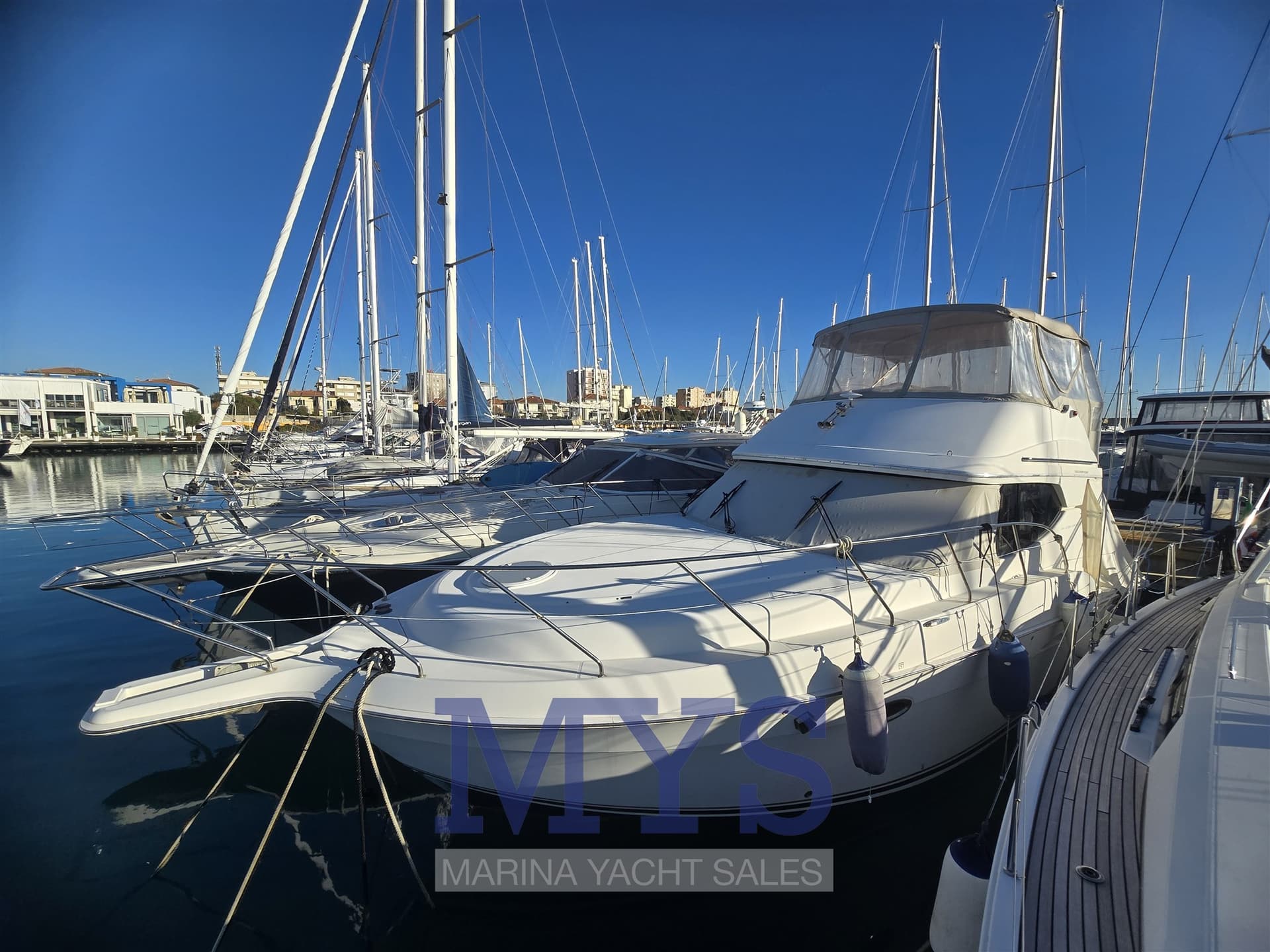 Silverton Silverton 36 Convertible - Main View Silverton Silverton 36 Convertible - Main View