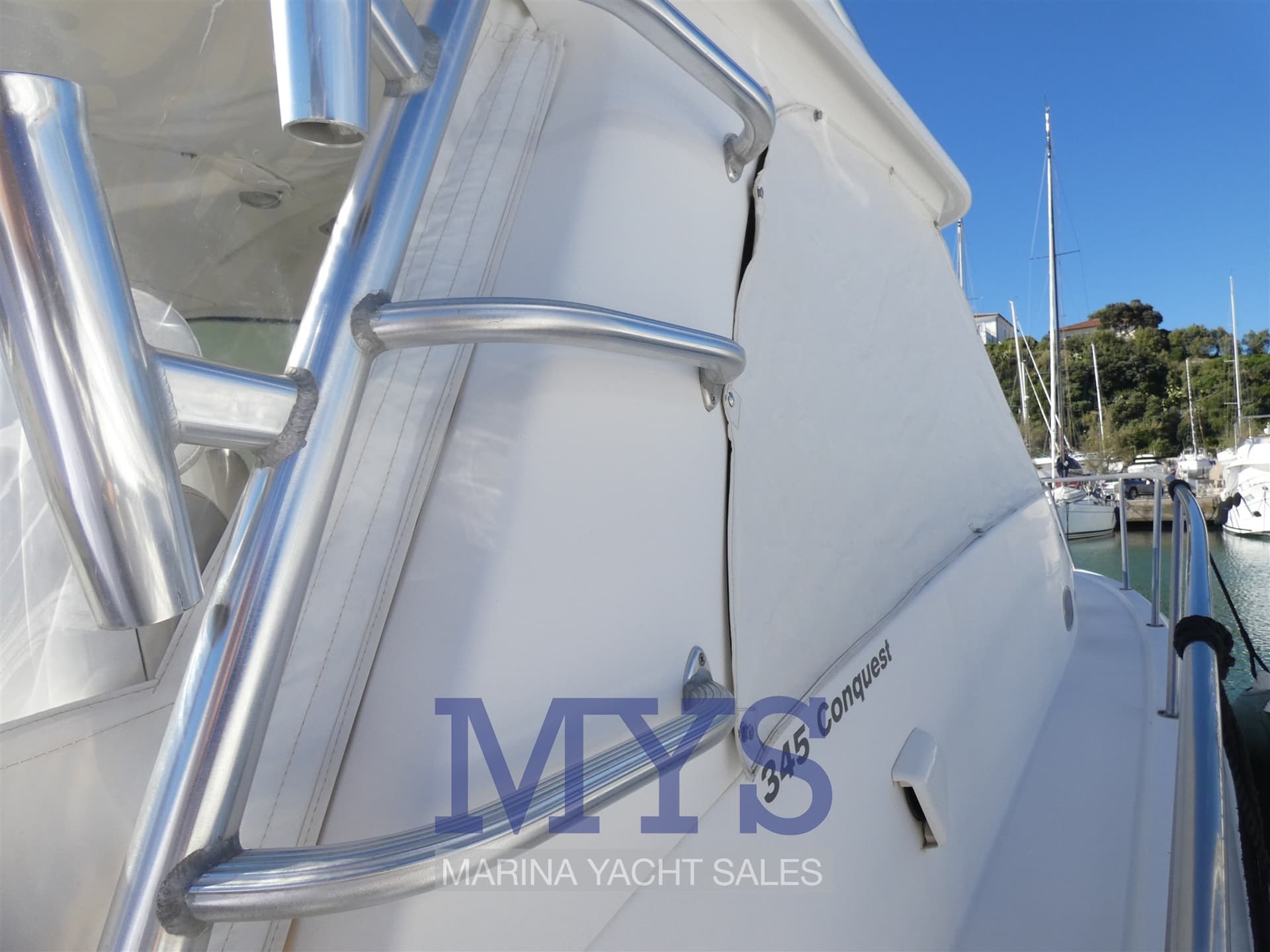 Boston Whaler 345 Conquest - Interior View Boston Whaler 345 Conquest - Interior View