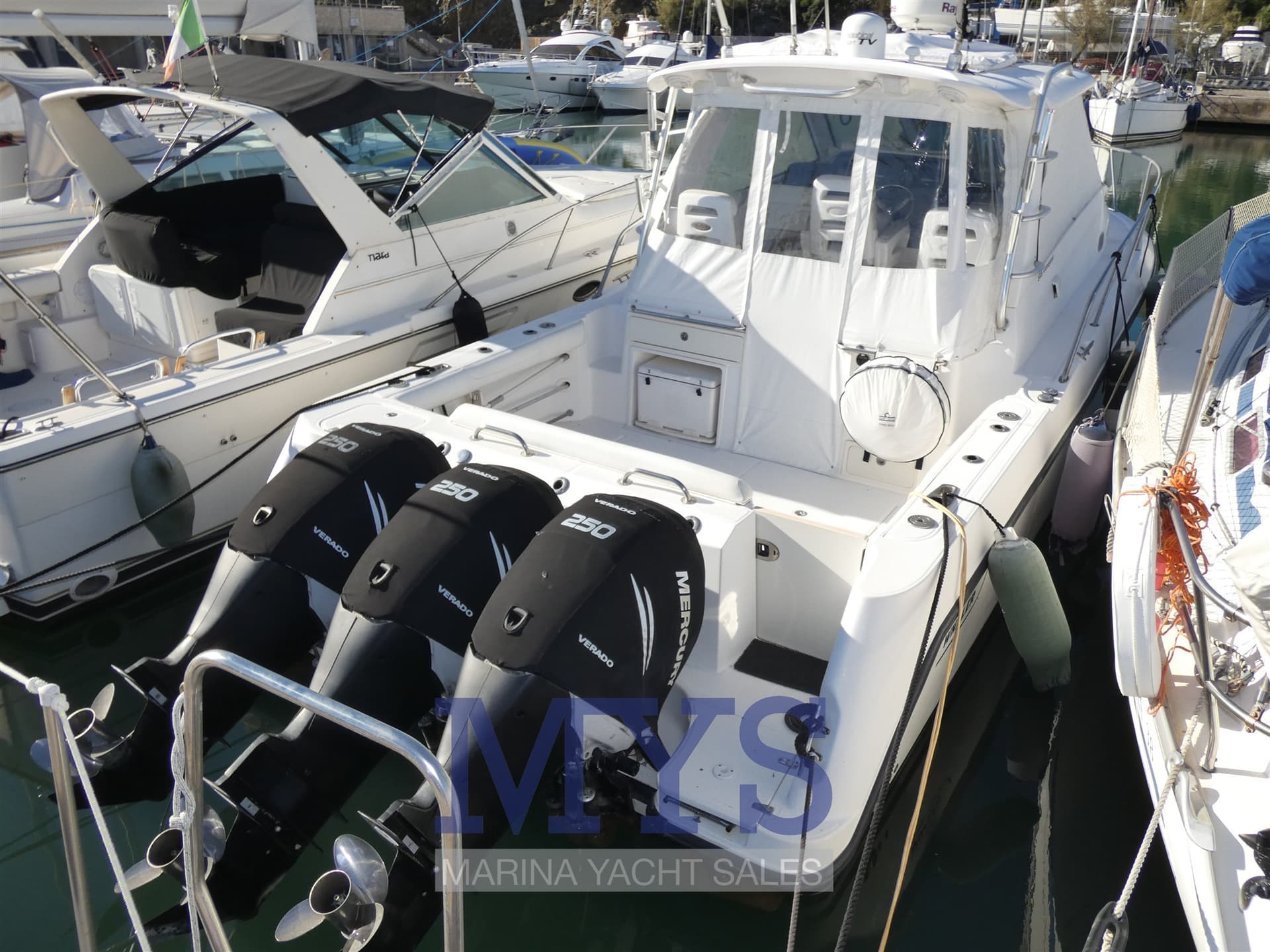 Boston Whaler 345 Conquest - Detail View 1 Boston Whaler 345 Conquest - Detail View 1