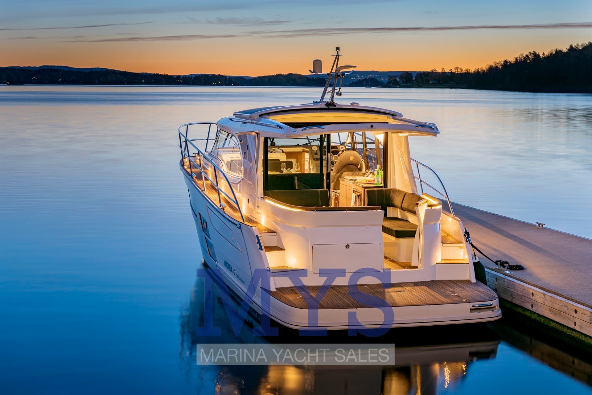 Marex 330 Scandinavia - Deck View Marex 330 Scandinavia - Deck View