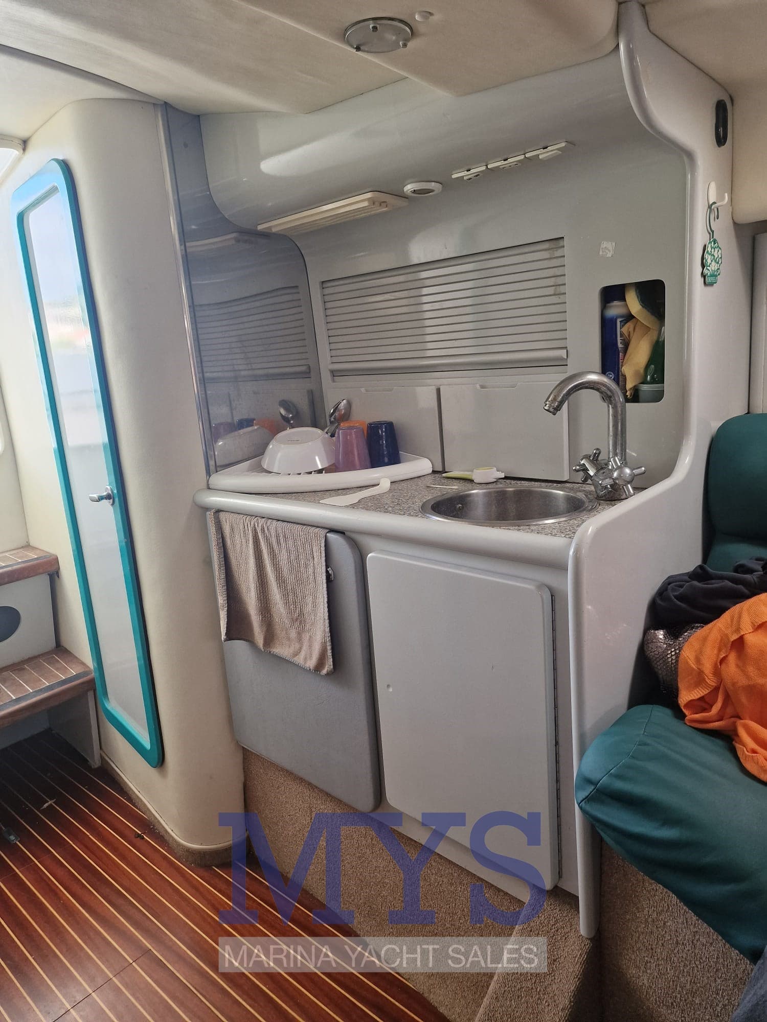 Cranchi Endurance 35 - Interior View Cranchi Endurance 35 - Interior View