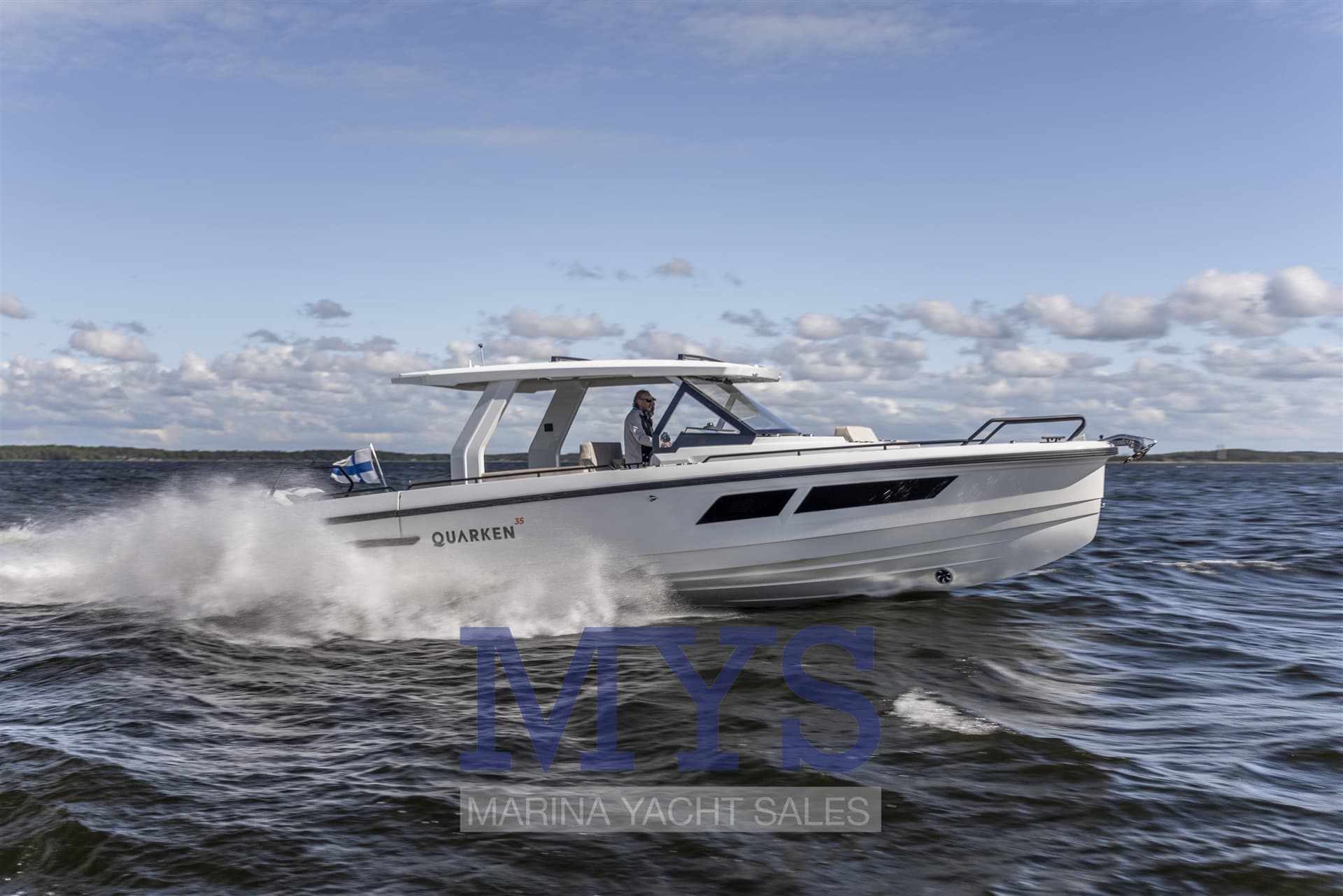 Quarken 35 Sport Tourer - Main View Quarken 35 Sport Tourer - Main View