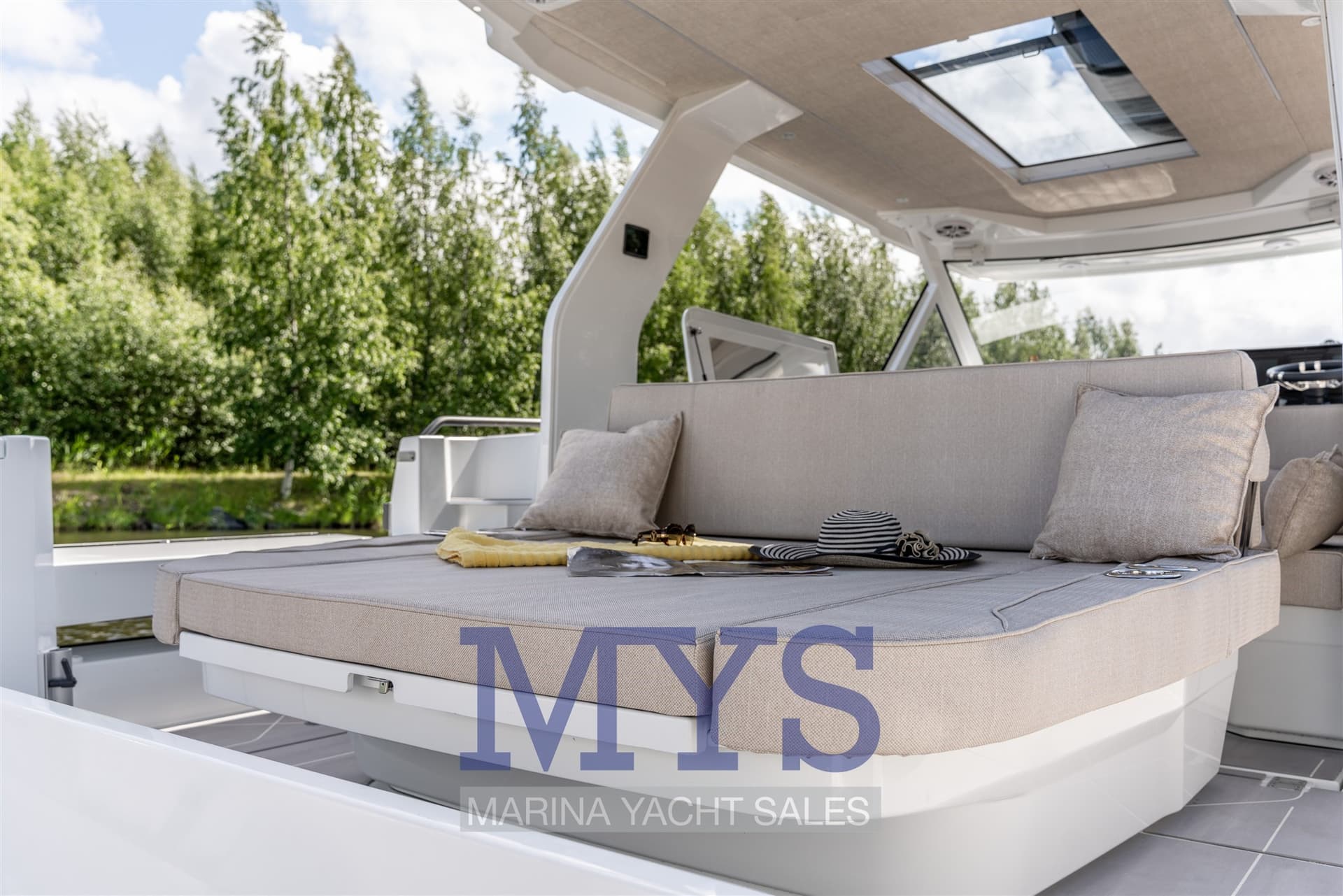 QUARKEN 35 SPORT TOURER usato - foto hero 14