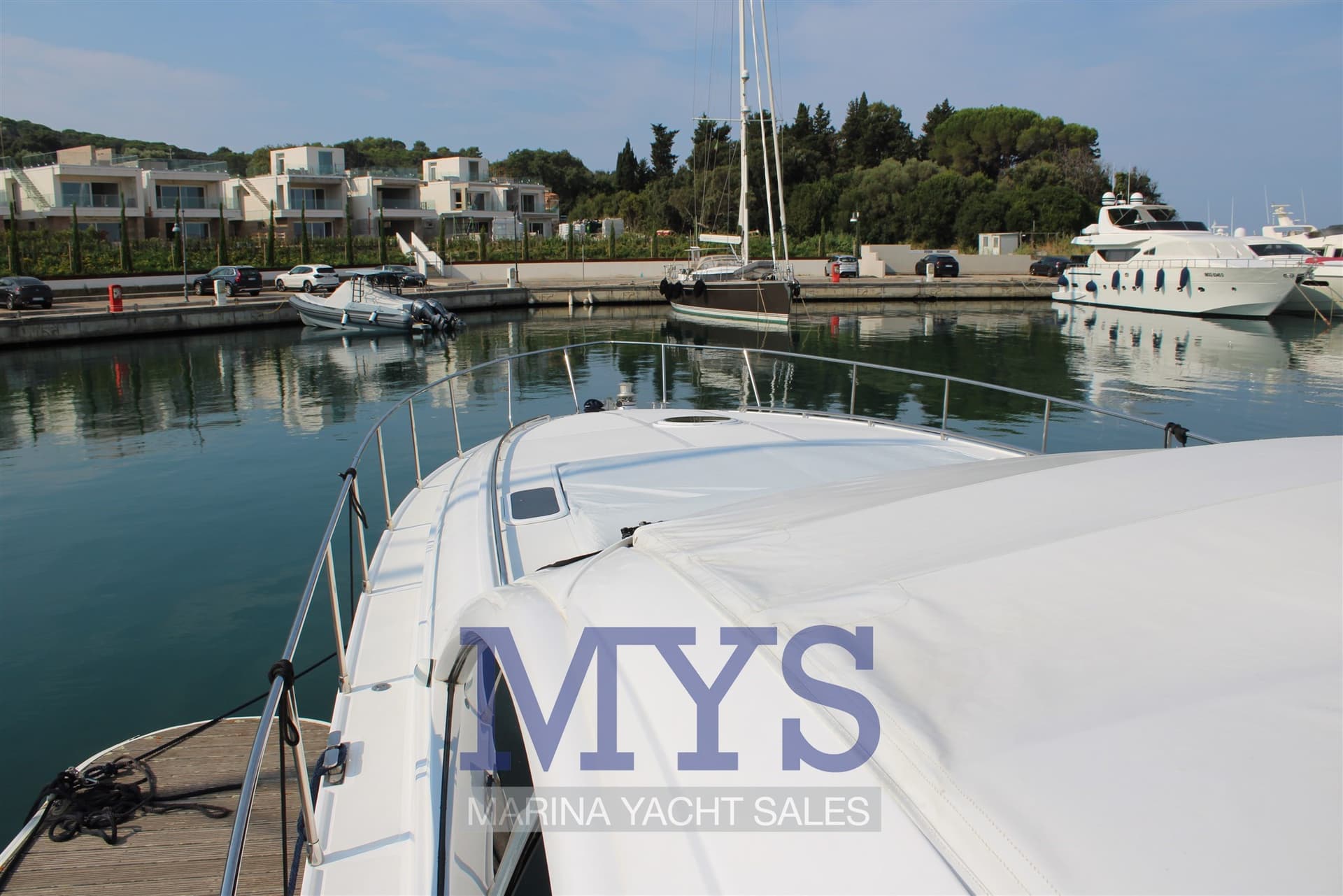 Pershing Pershing 54' - Deck View Pershing Pershing 54' - Deck View