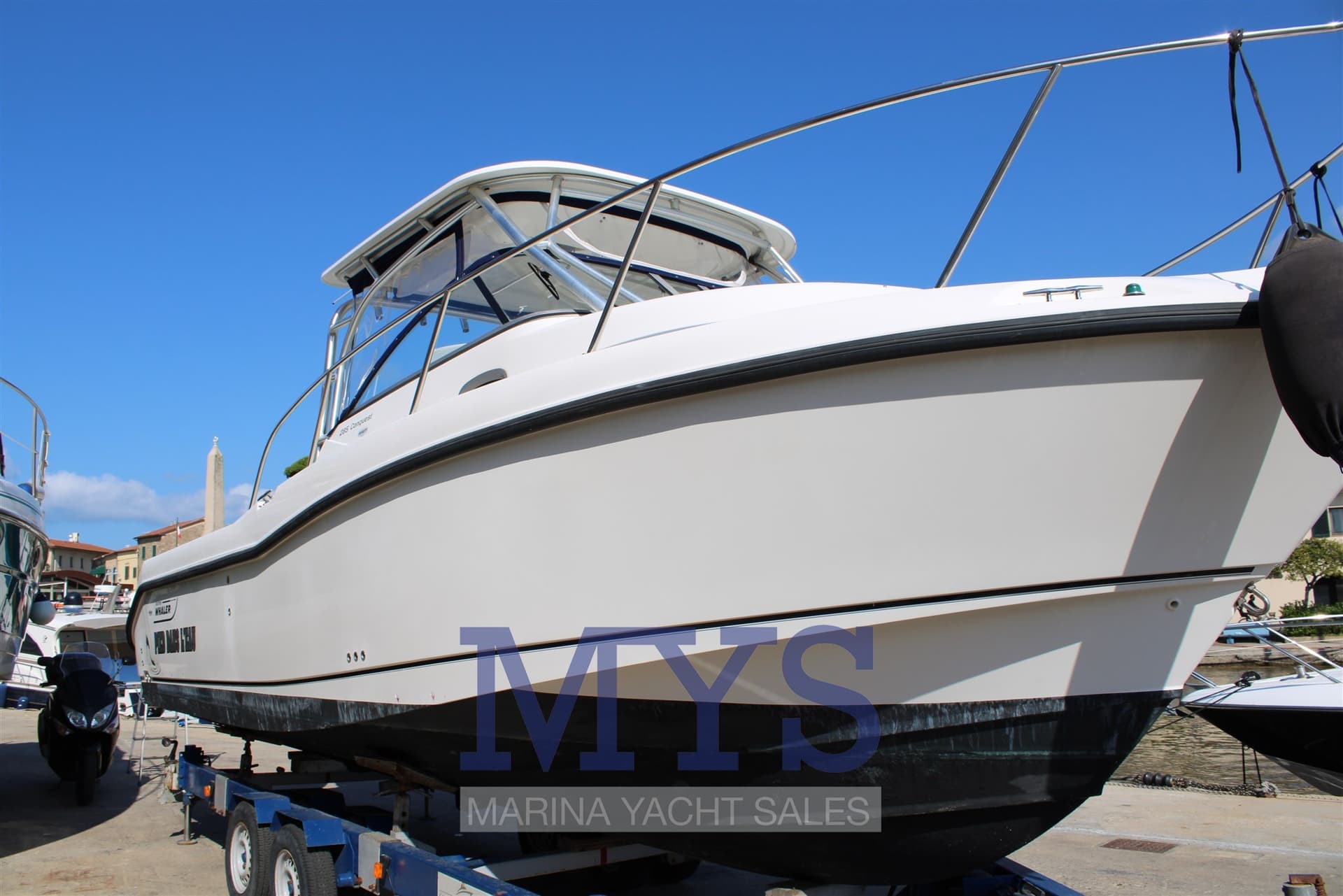 Boston Whaler 285 Conquest - Interior View Boston Whaler 285 Conquest - Interior View