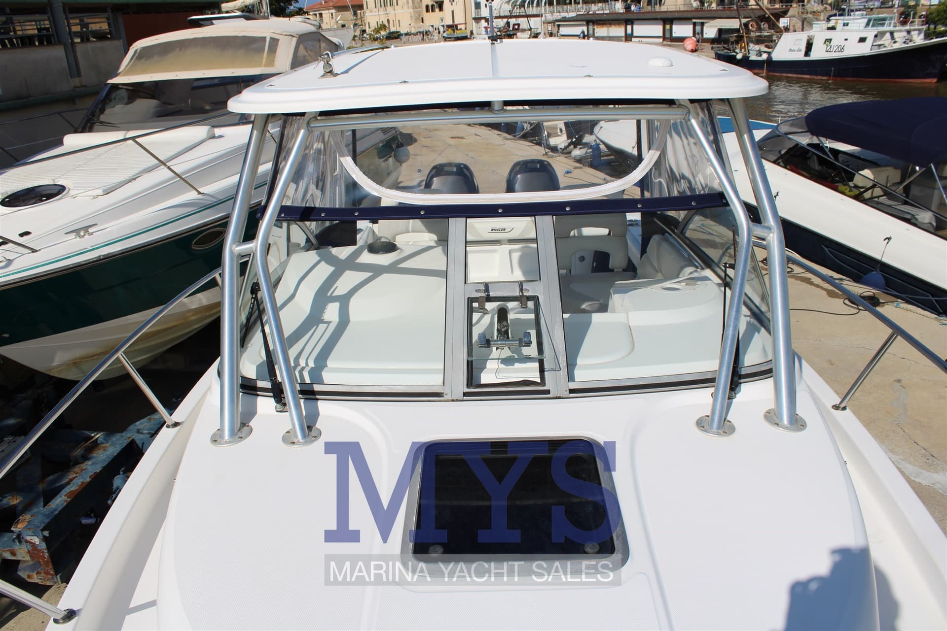Boston Whaler 285 Conquest - Deck View Boston Whaler 285 Conquest - Deck View