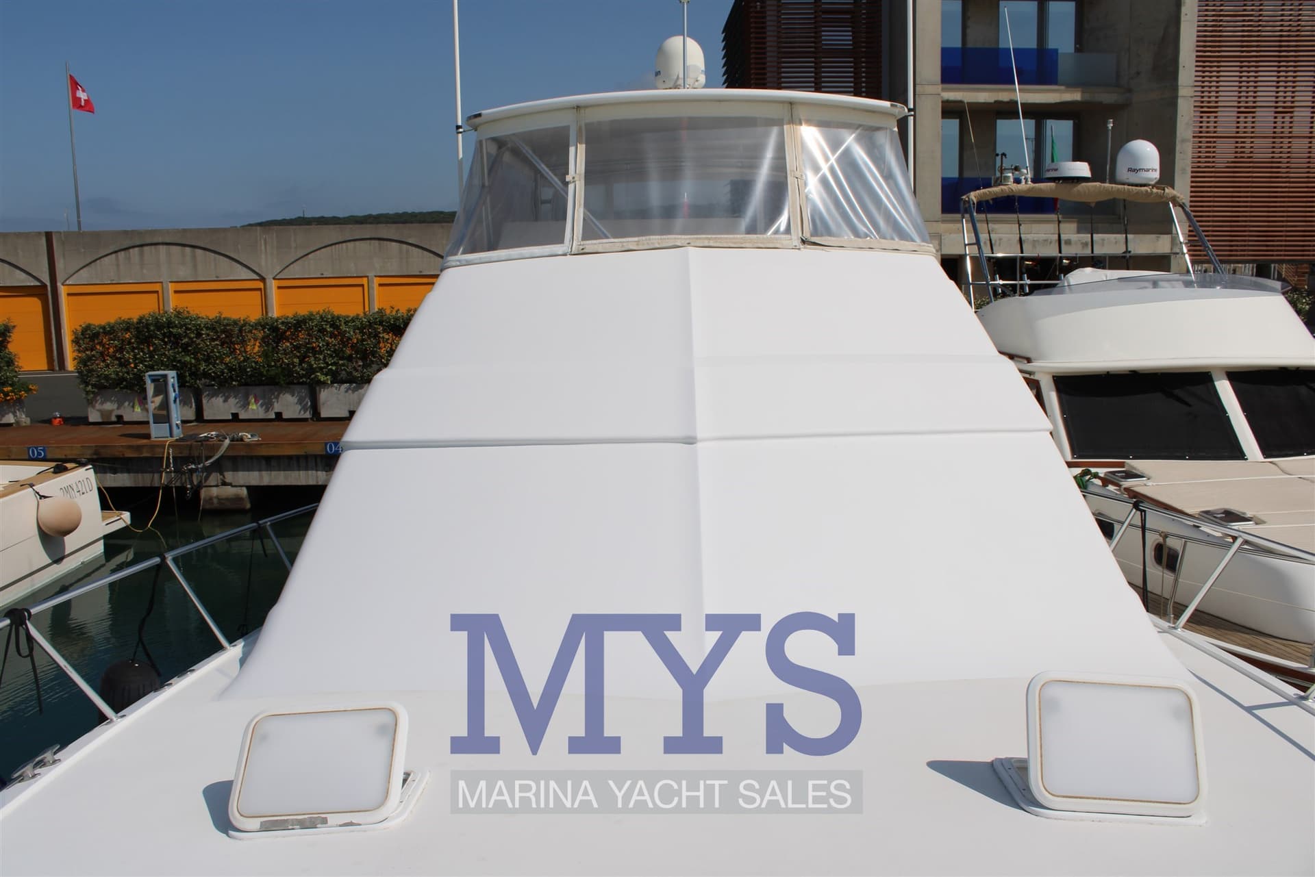 Hatteras 54 Convertible - Deck View Hatteras 54 Convertible - Deck View