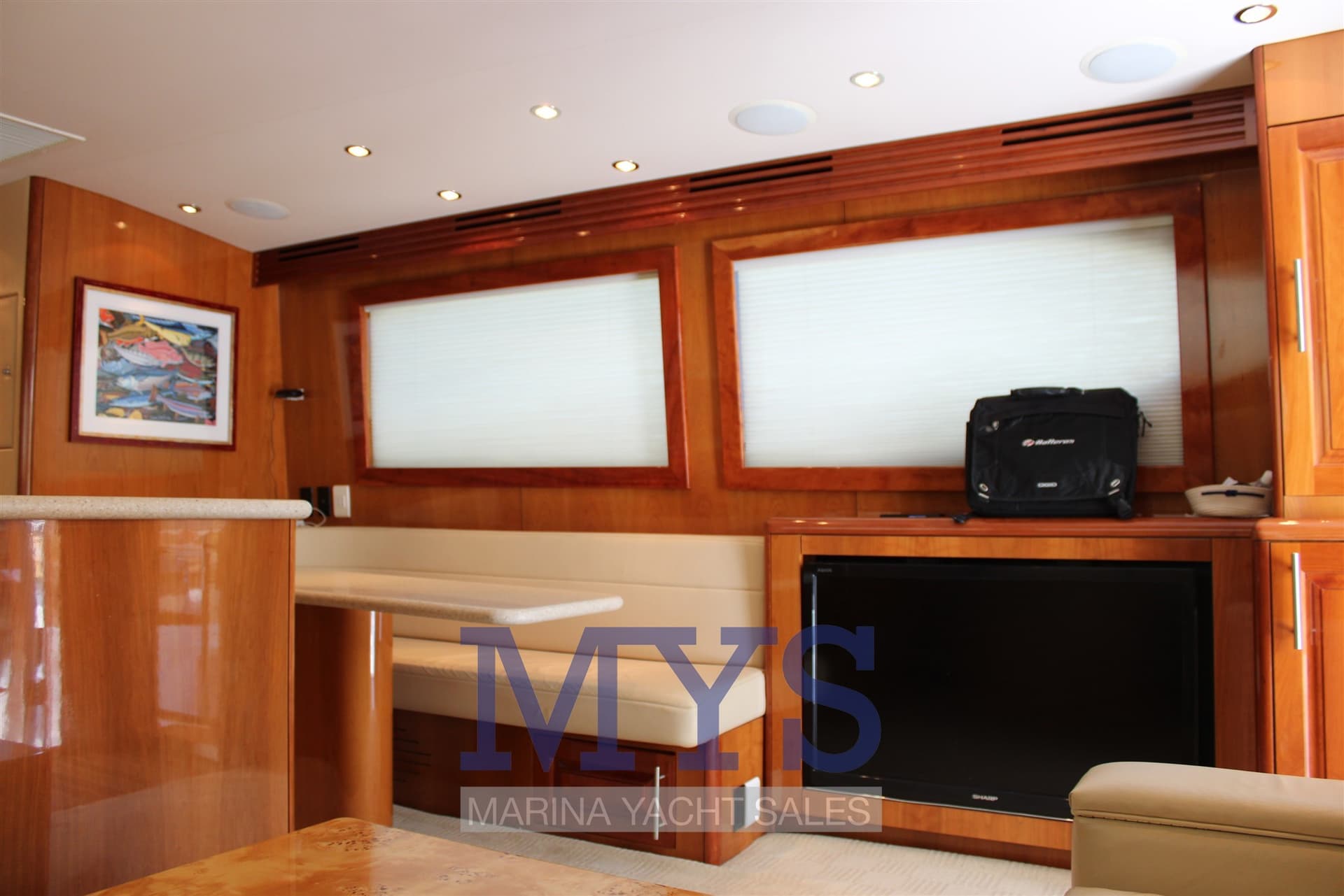 Hatteras 54 Convertible usato - foto hero 12
