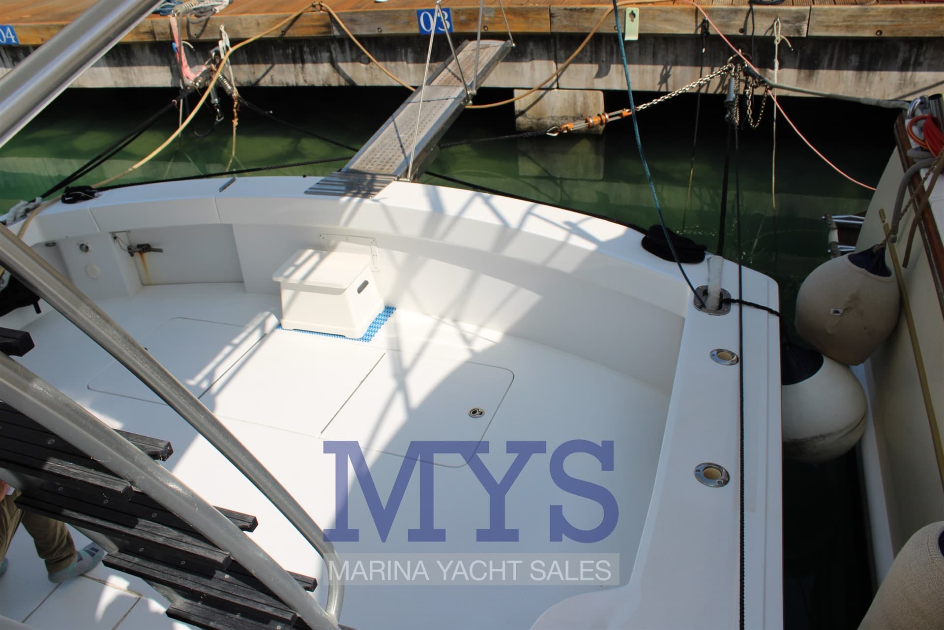 Hatteras 54 Convertible - Interior View Hatteras 54 Convertible - Interior View