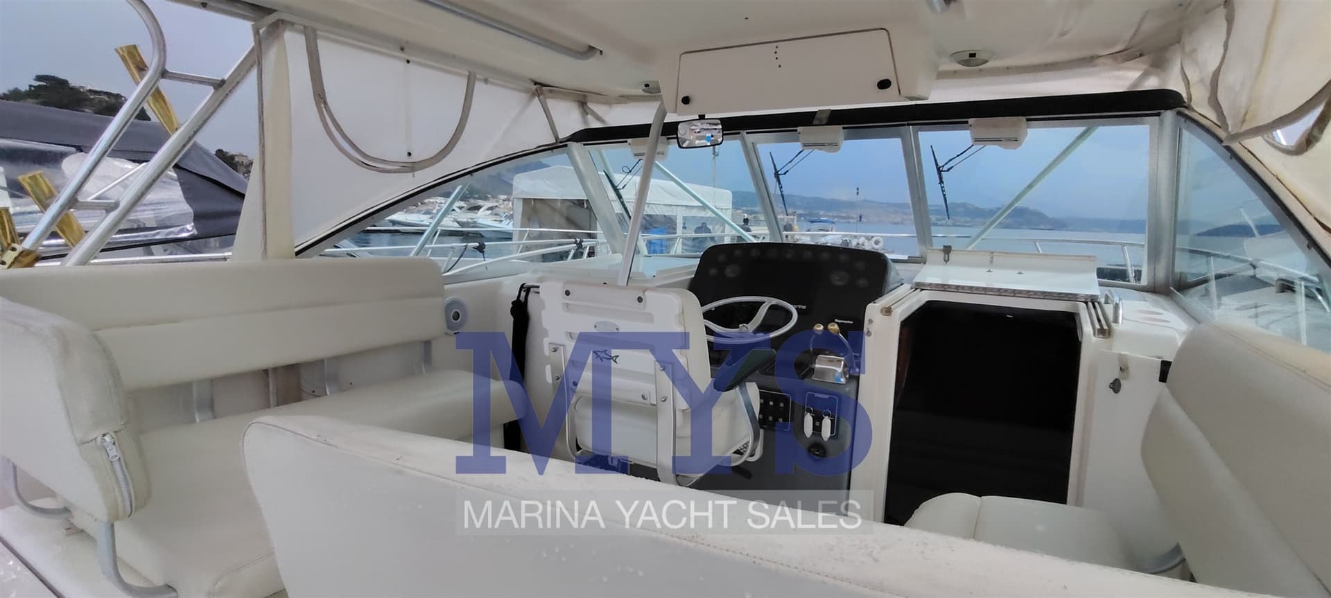 Pursuit 3800 Express d'occasion - image hero 6