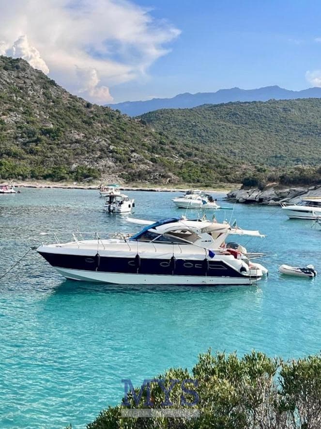 Manò Marine M 35 - Main View Manò Marine M 35 - Main View