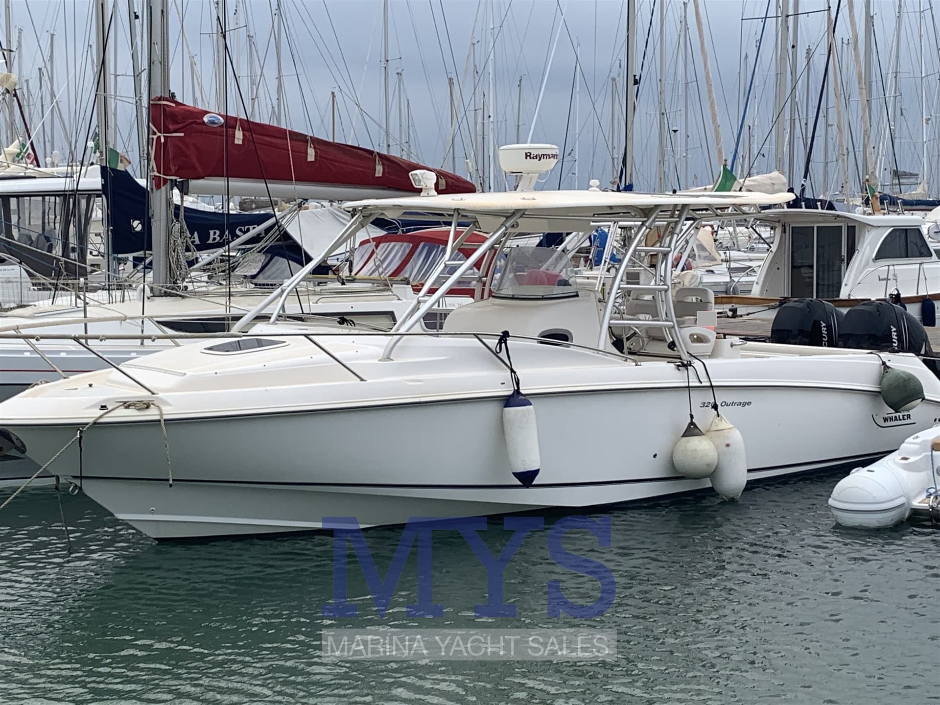 Boston Whaler Outrage 320 - Interior View Boston Whaler Outrage 320 - Interior View