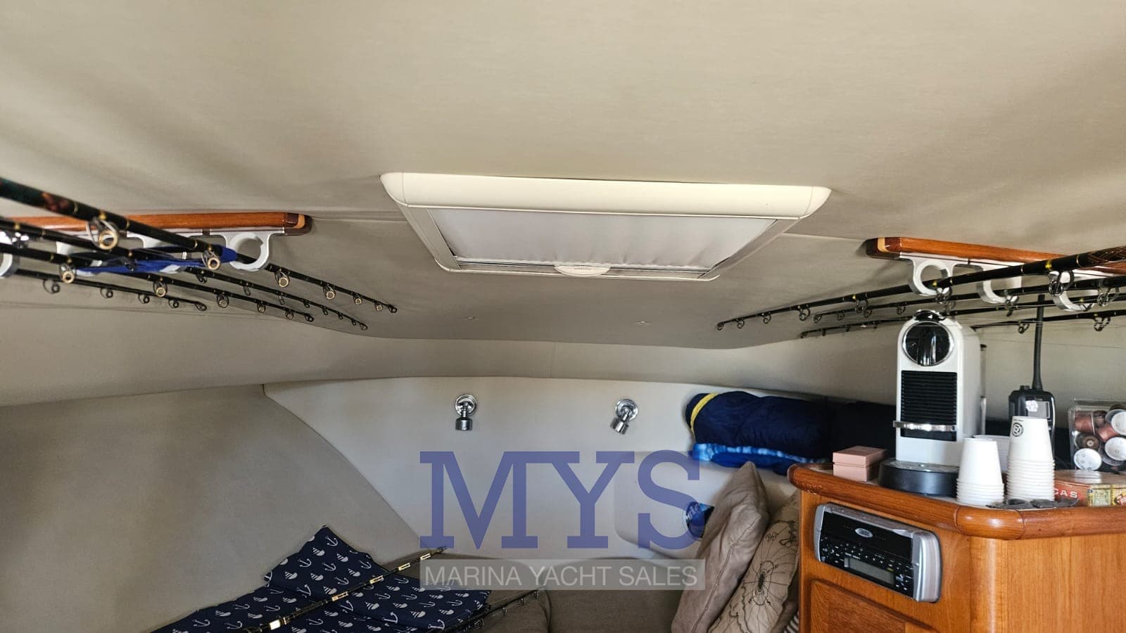 Pursuit Tiara 3100 Offshore usato - foto hero 12