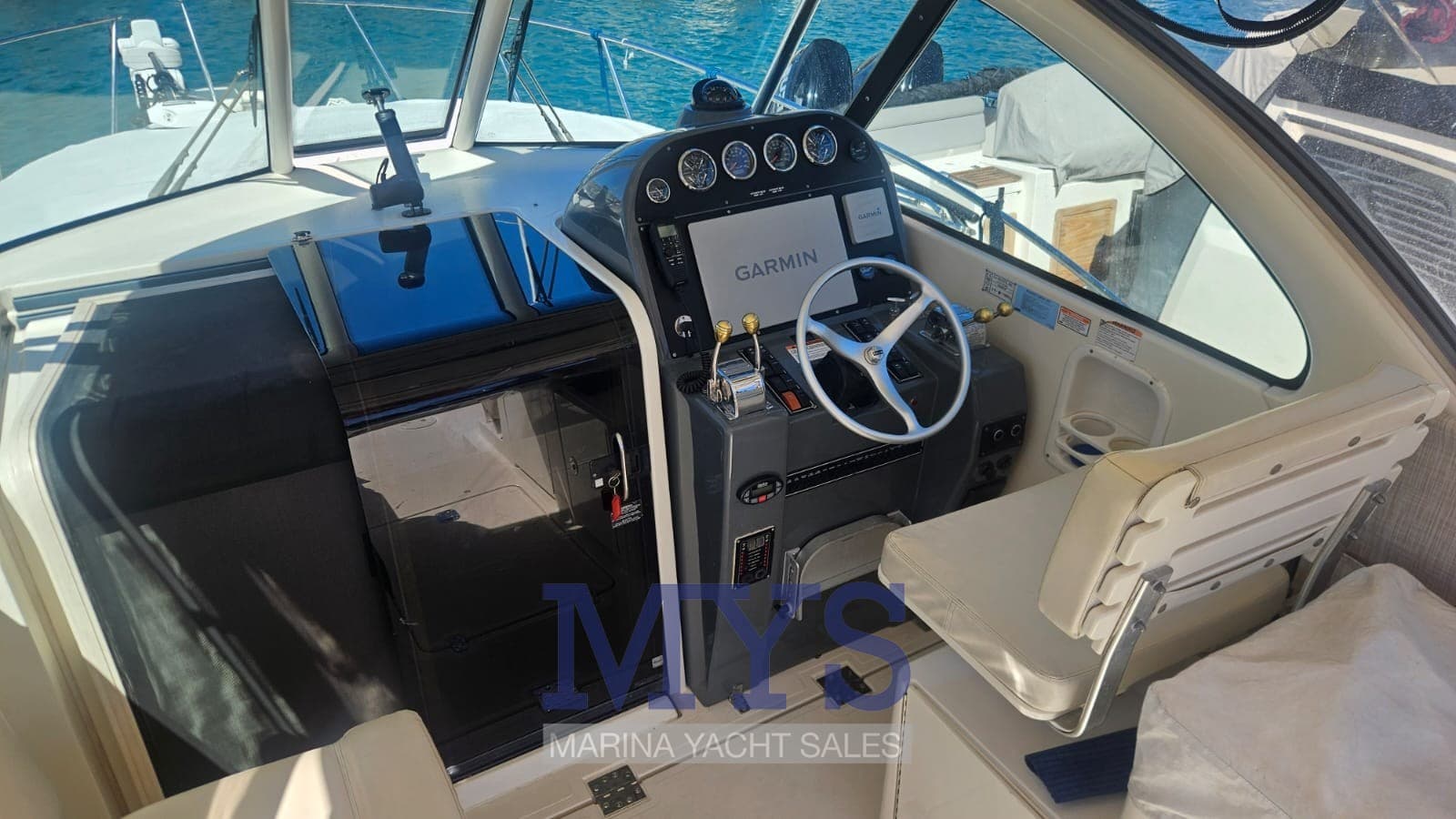 Pursuit Tiara 3100 Offshore usato - foto hero 5