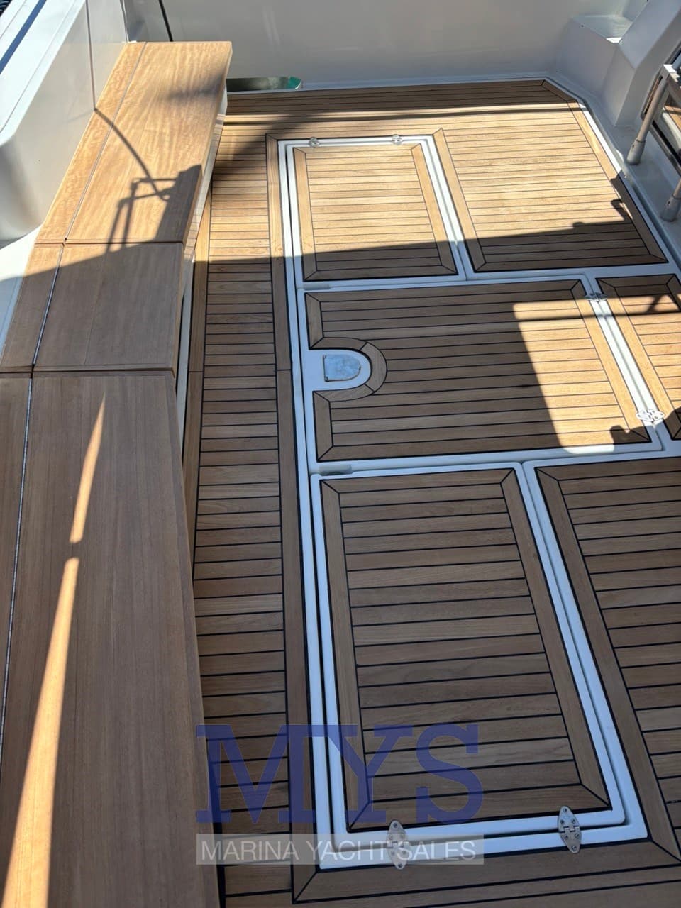 Ferretti Yachts Ferretti 39 Fly - Deck View Ferretti Yachts Ferretti 39 Fly - Deck View