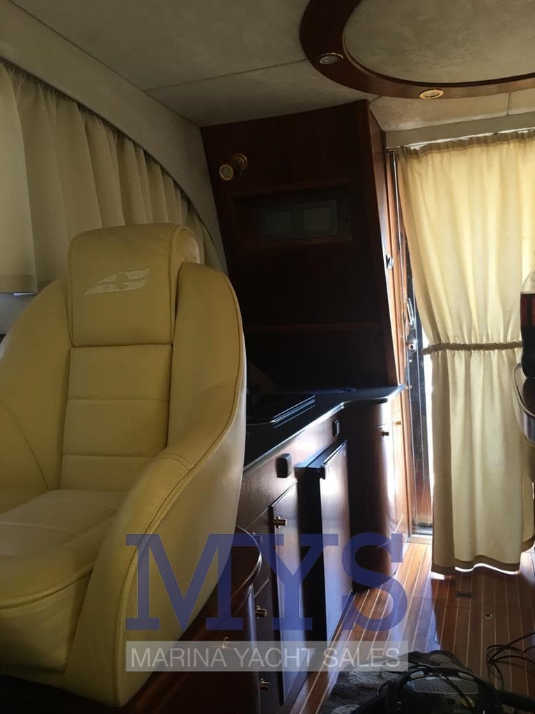 Galeon 330 Fly d'occasion - image hero 12