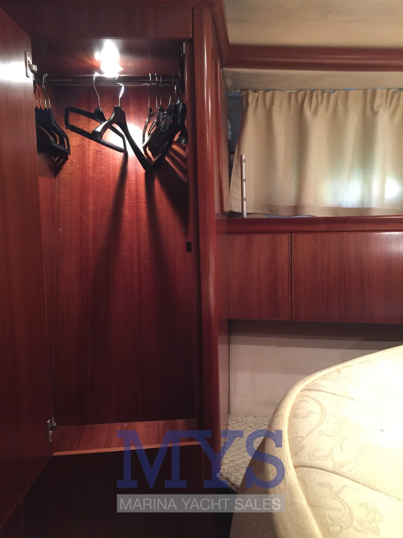 Galeon 330 Fly d'occasion - image hero 15