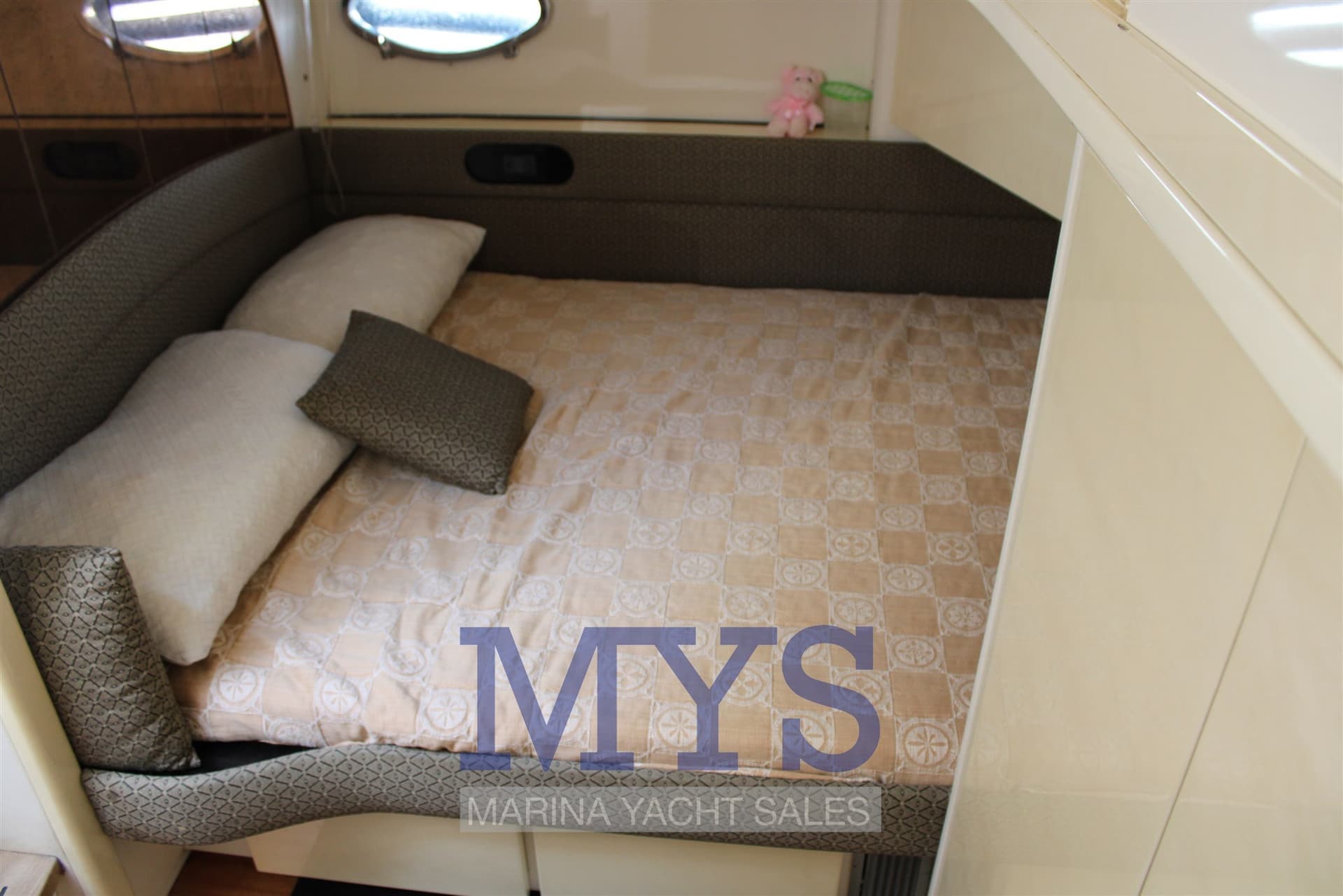 Pershing Pershing 54' used - hero image 21