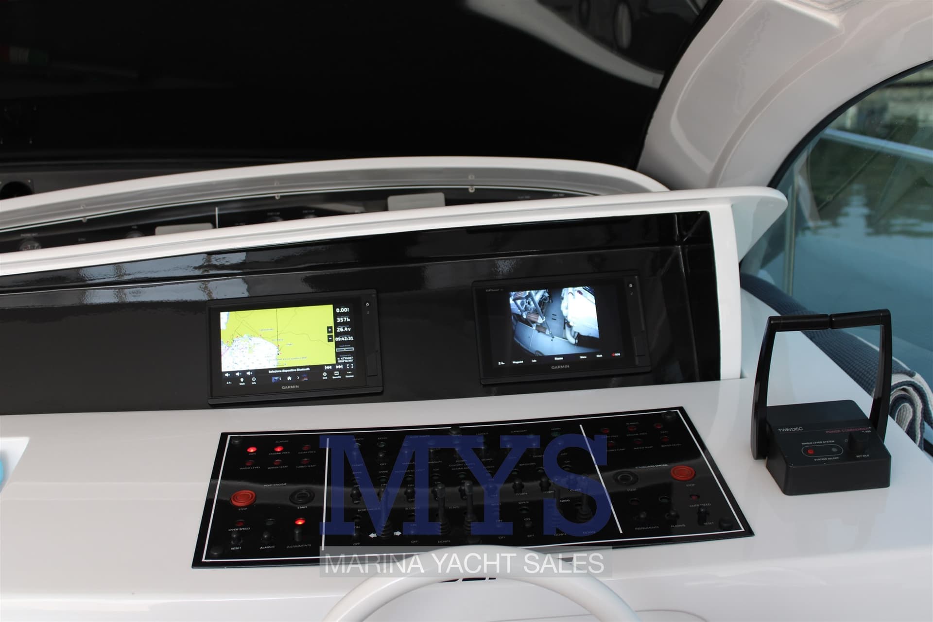 Pershing Pershing 54' used - hero image 11