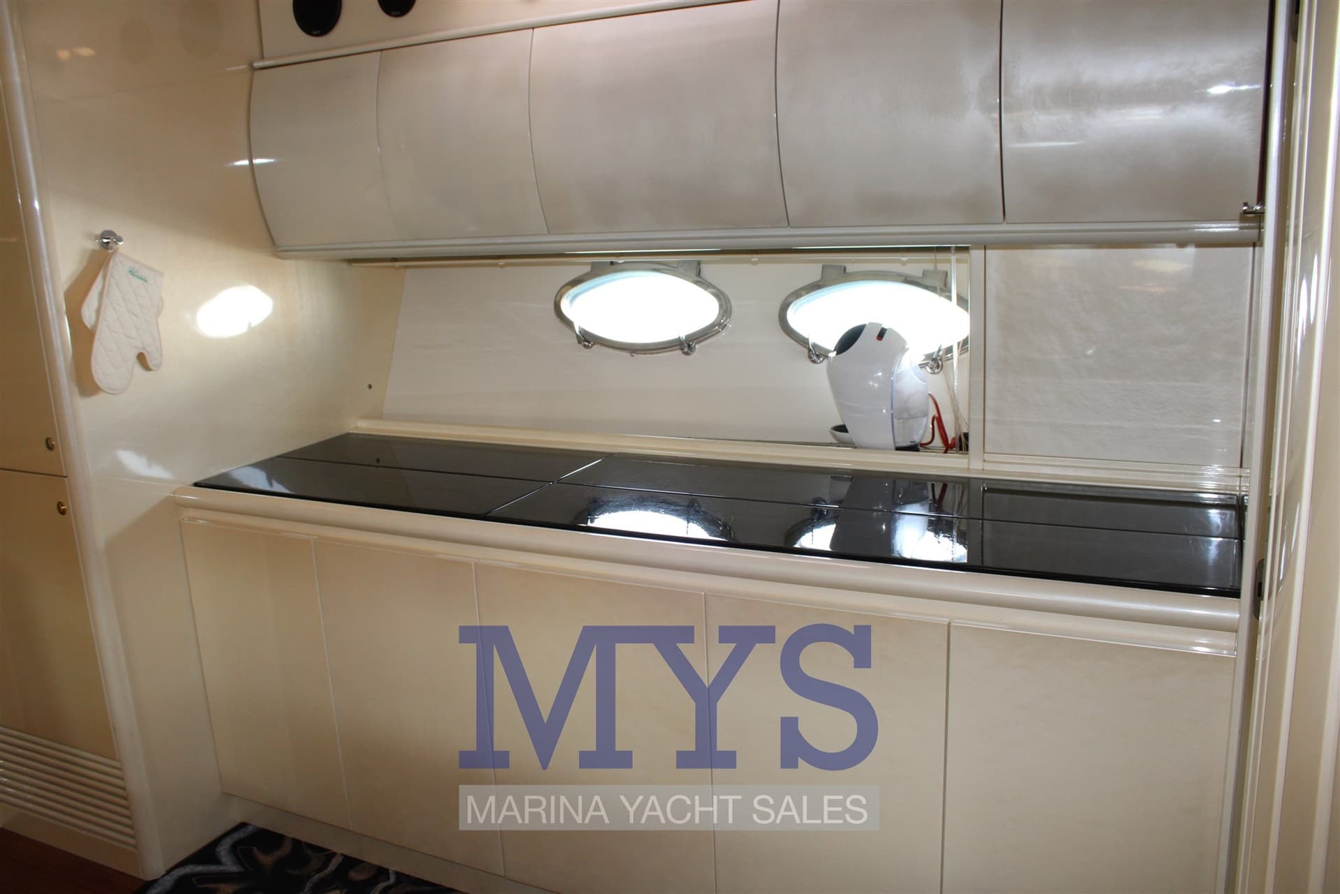 Pershing Pershing 54' used - hero image 14