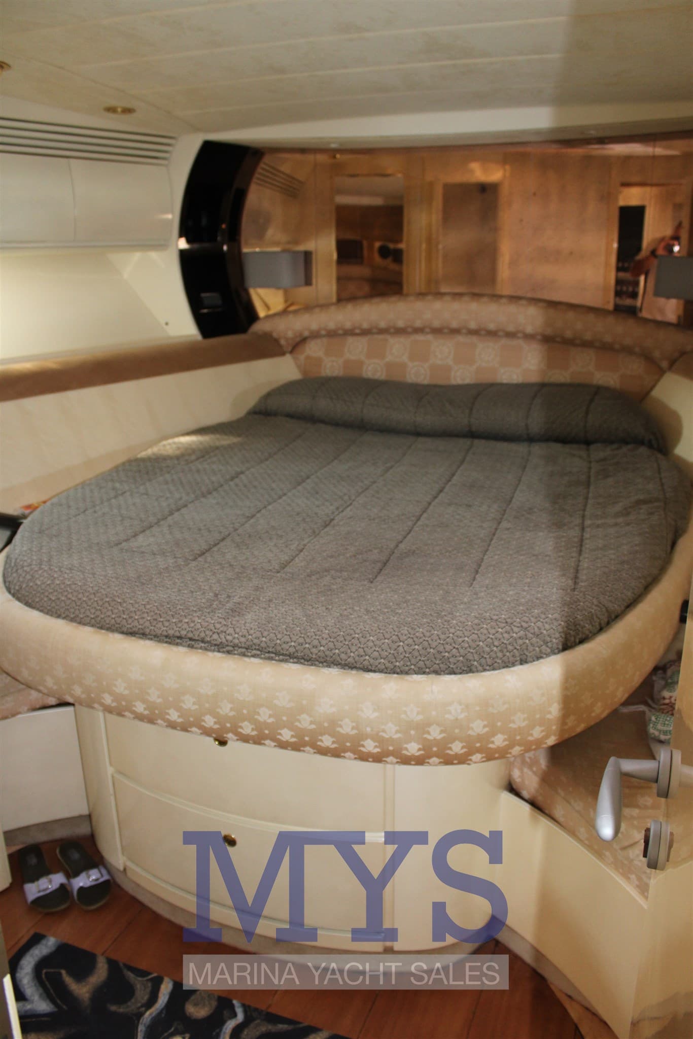 Pershing Pershing 54' used - hero image 18