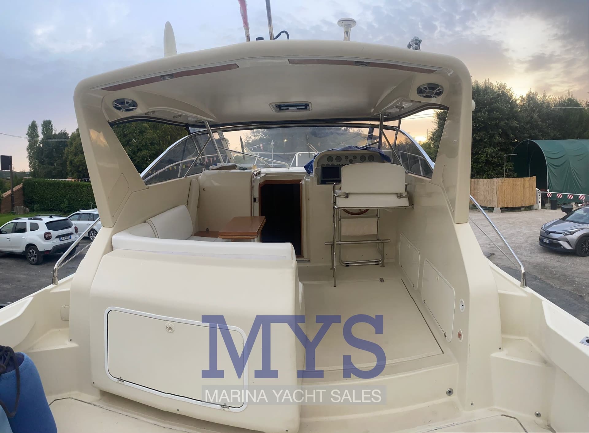 Tuccoli Ivano T350 - Interior View Tuccoli Ivano T350 - Interior View