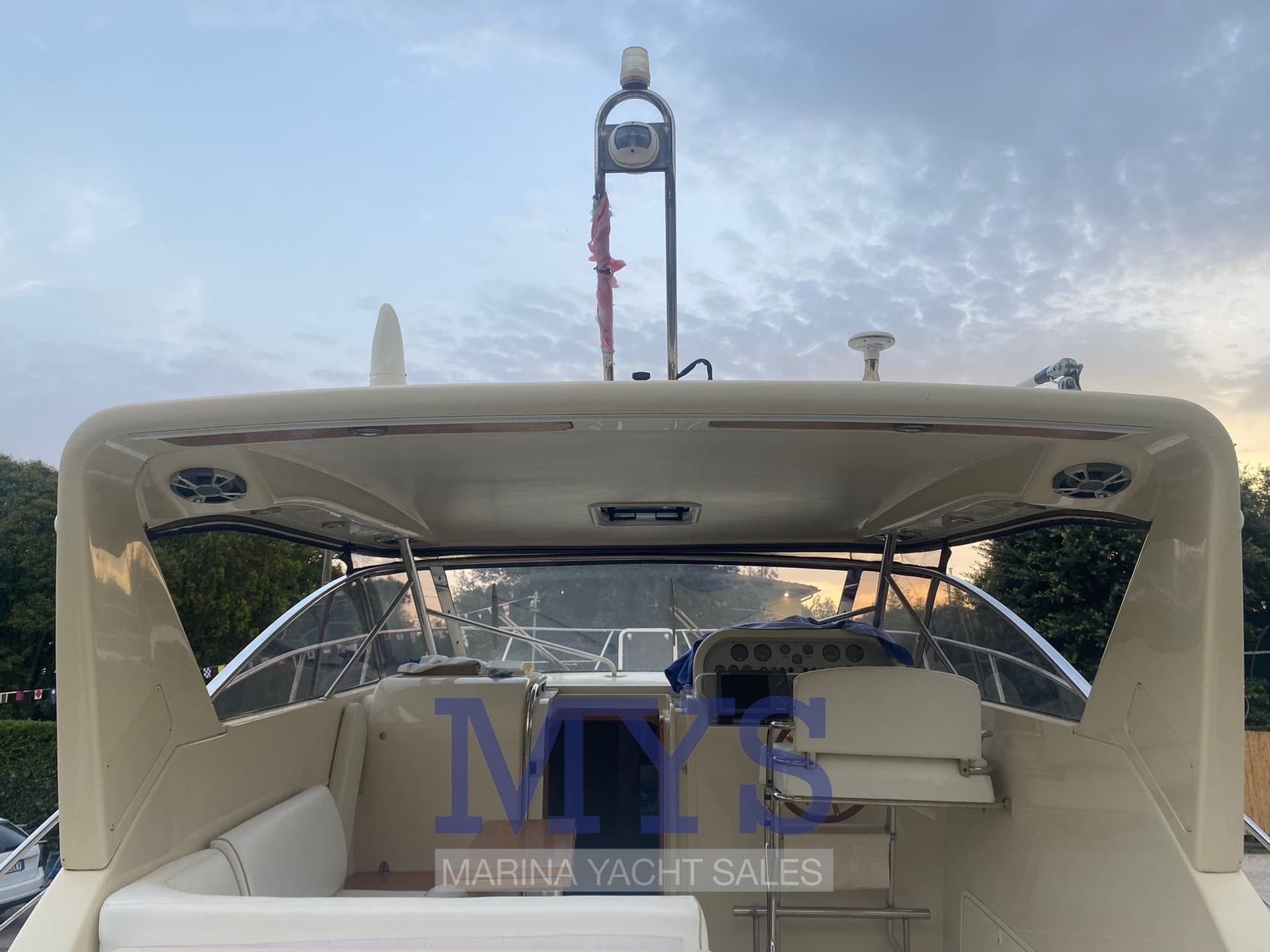 Tuccoli Ivano T350 - Detail View 1 Tuccoli Ivano T350 - Detail View 1