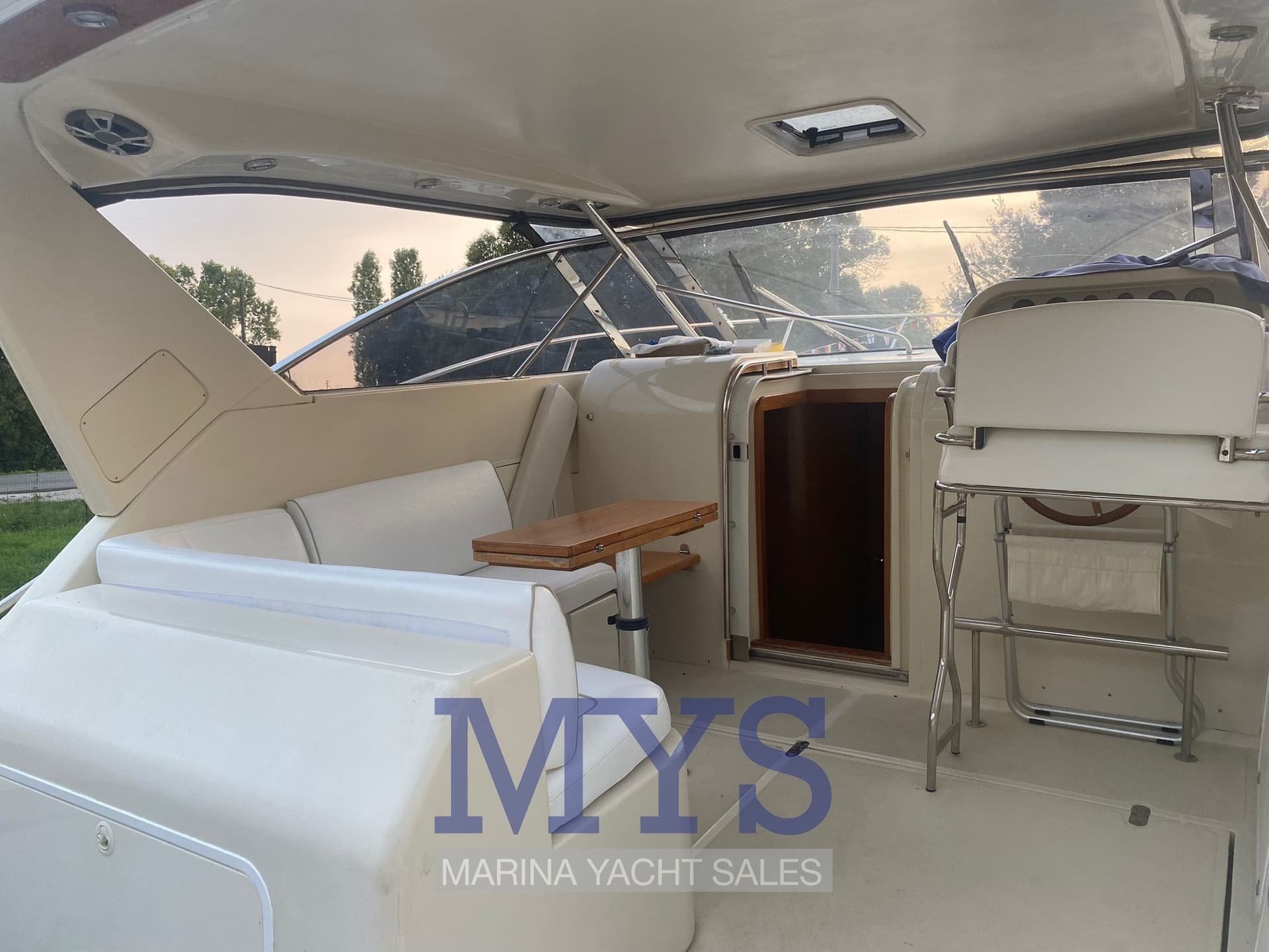 Tuccoli Ivano T350 - Deck View Tuccoli Ivano T350 - Deck View