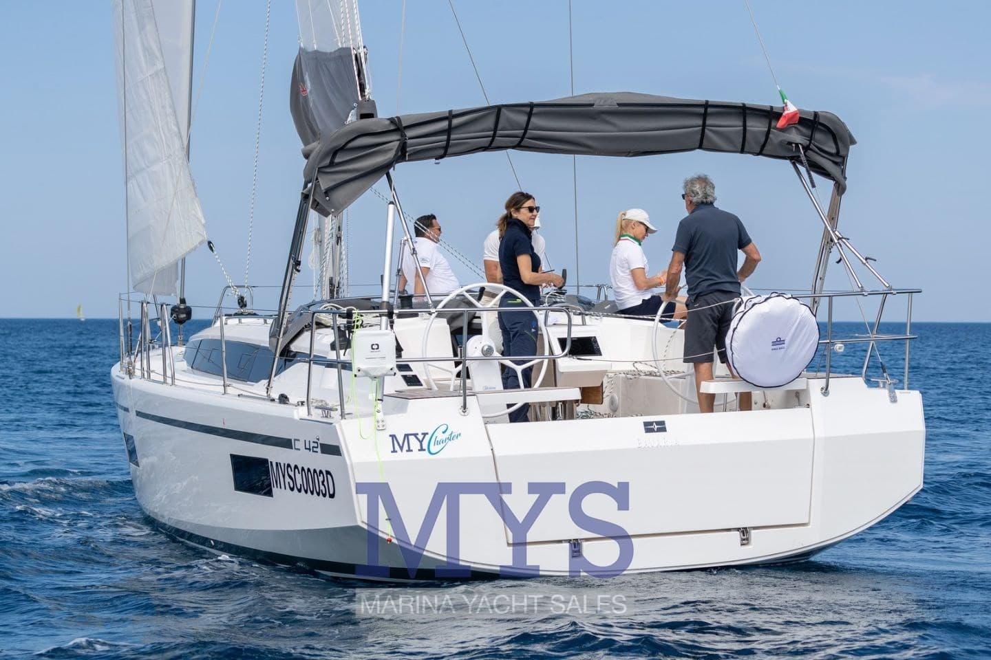 Bavaria C42 - Deck View Bavaria C42 - Deck View