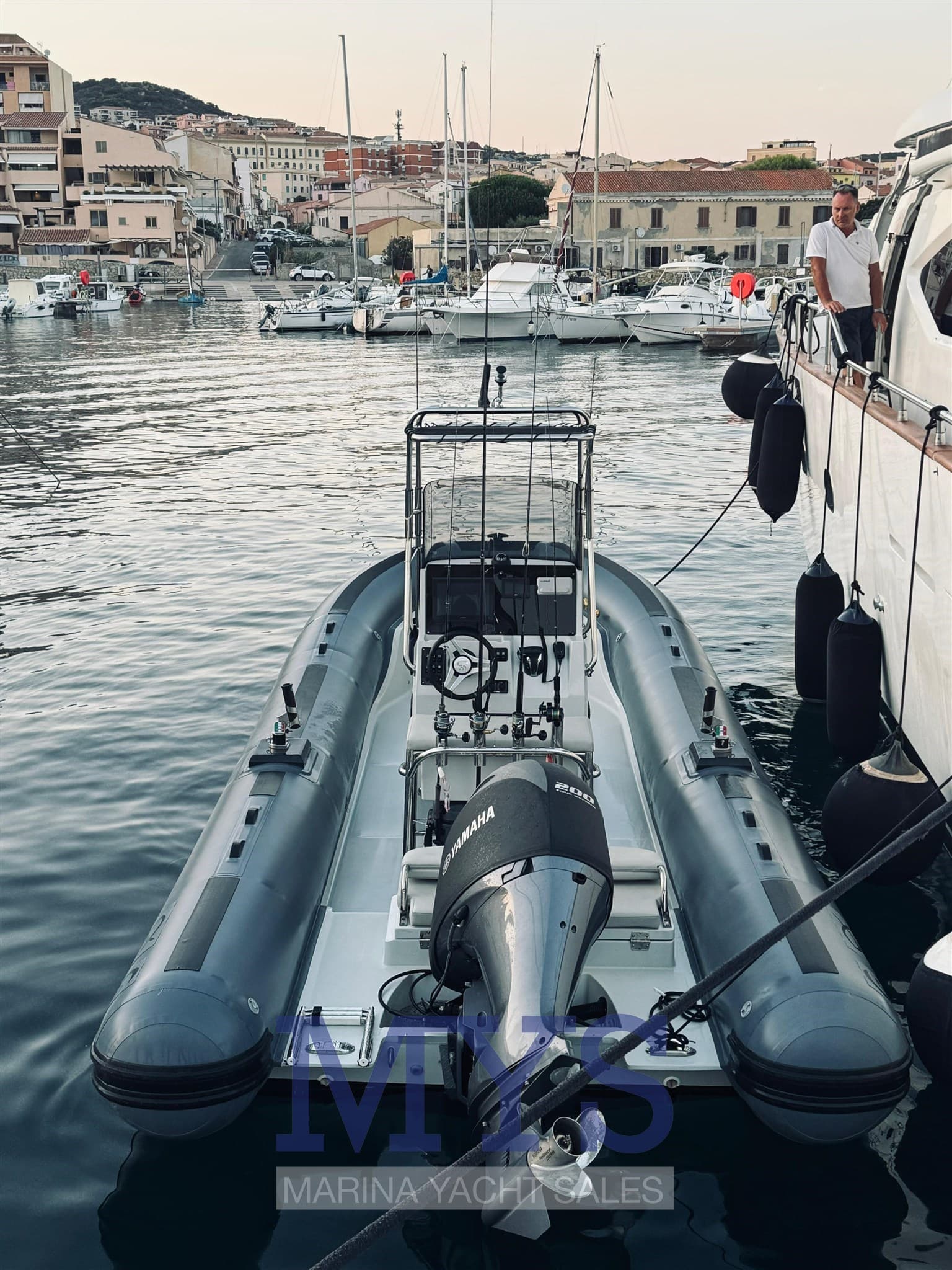 Capelli Tempest 700 Fishing - Deck View Capelli Tempest 700 Fishing - Deck View