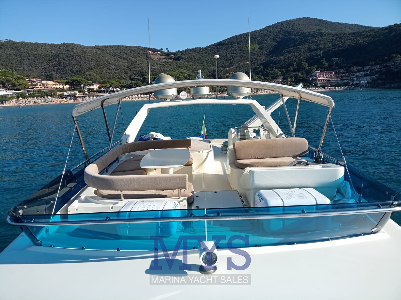 Ferretti Yachts Ferretti 70 - Deck View Ferretti Yachts Ferretti 70 - Deck View