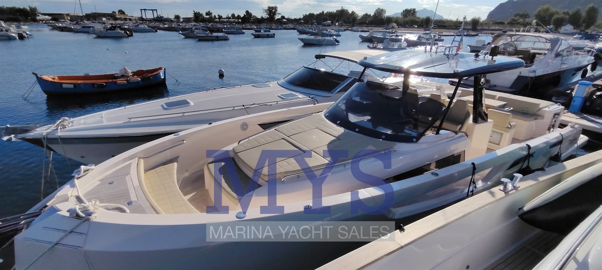 Cayman Cayman 40 W.A. - Deck View Cayman Cayman 40 W.A. - Deck View