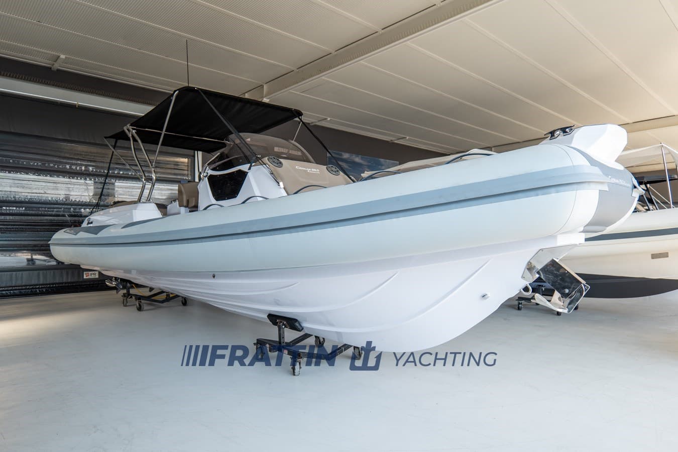 Ranieri International Cayman 28 Executive used - main view