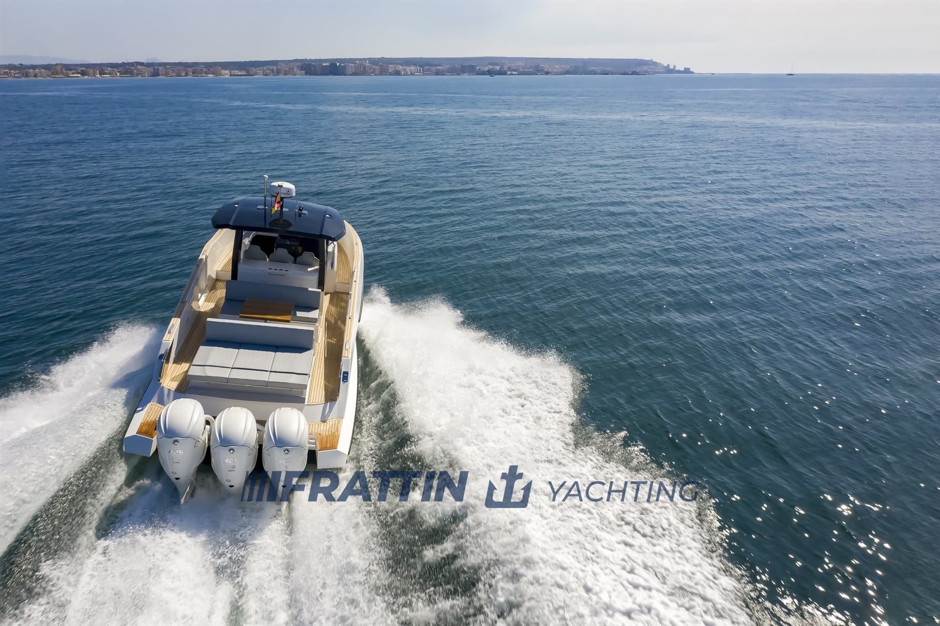 Astondoa 377 Coupé Fuoribordo - Deck View Astondoa 377 Coupé Fuoribordo - Deck View