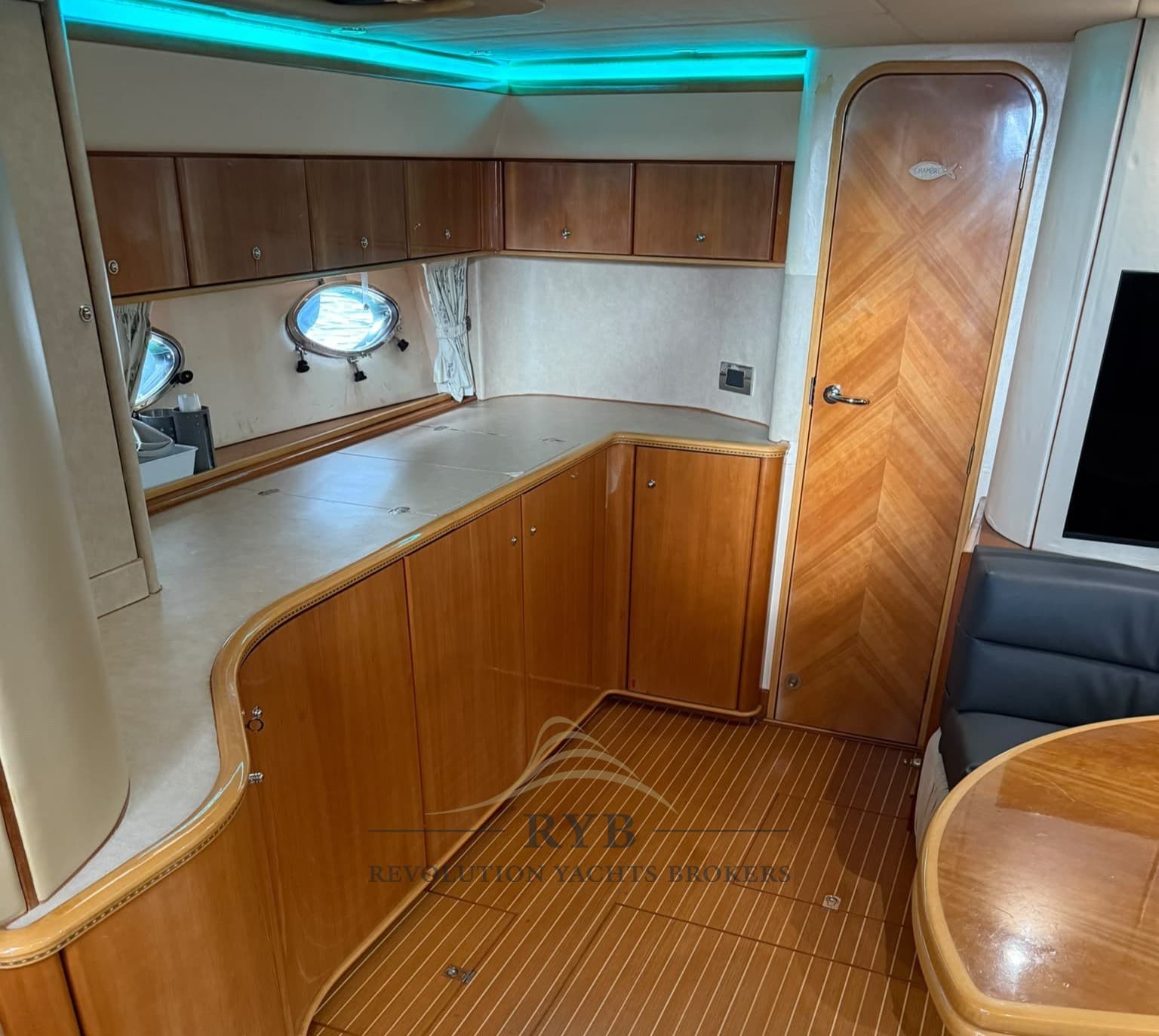 Princess Yachts V 55 usato - foto hero 9