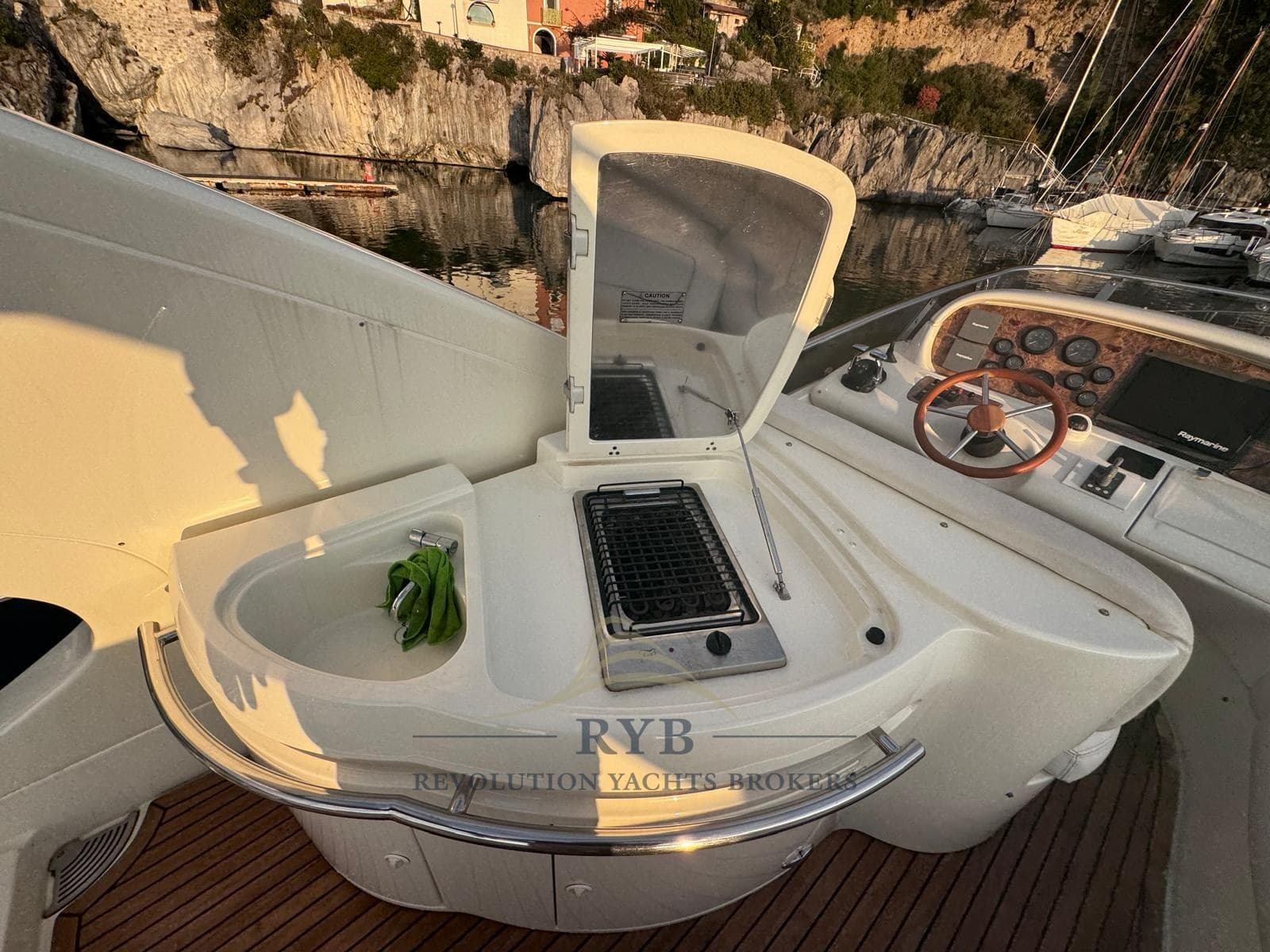 Azimut 62 used - hero image 6