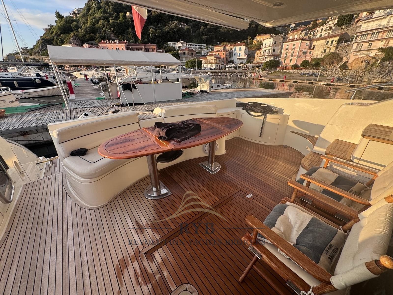 Azimut 62 used - hero image 7