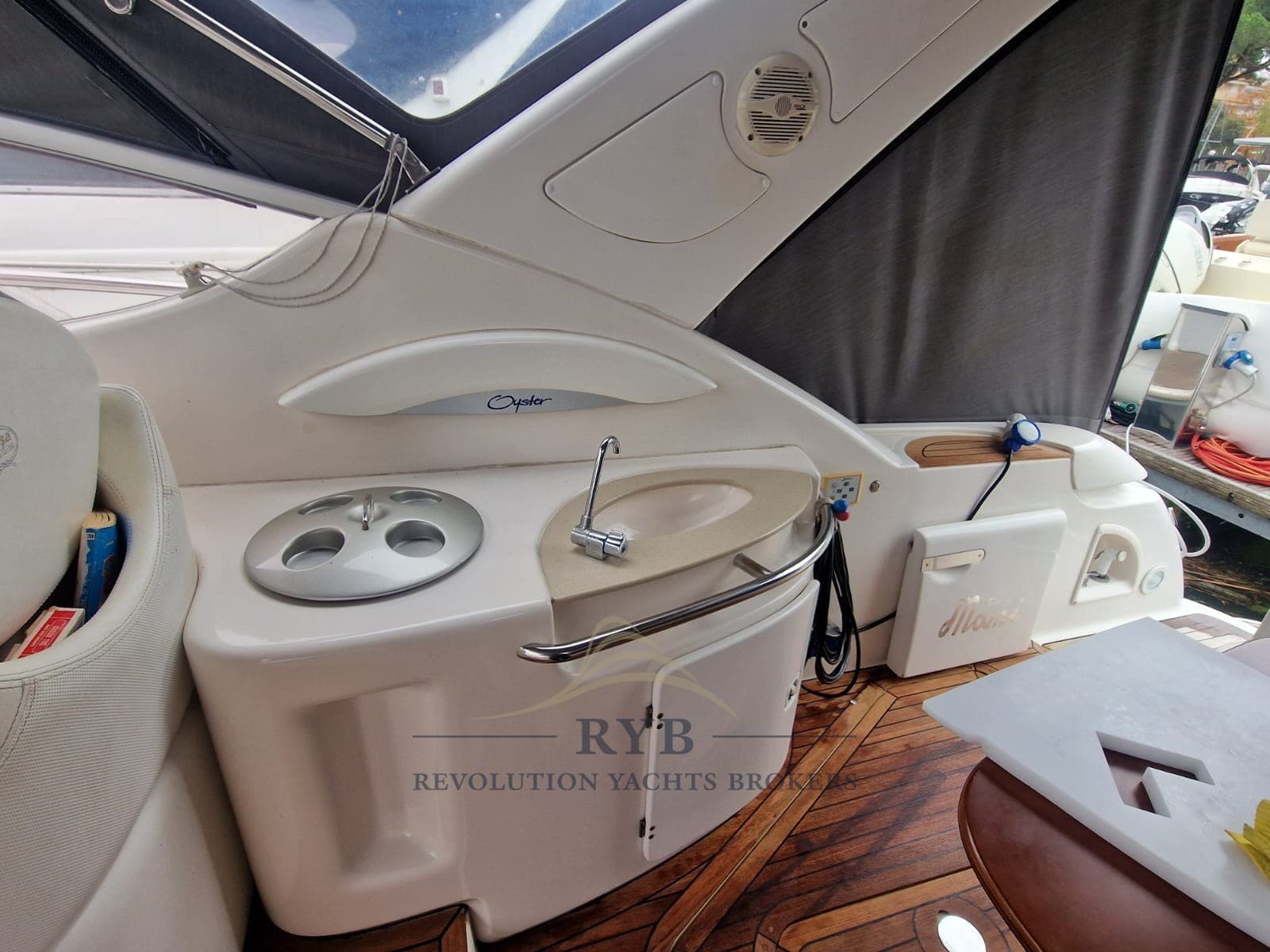 Sessa Marine Oyster 30 used - detail 4