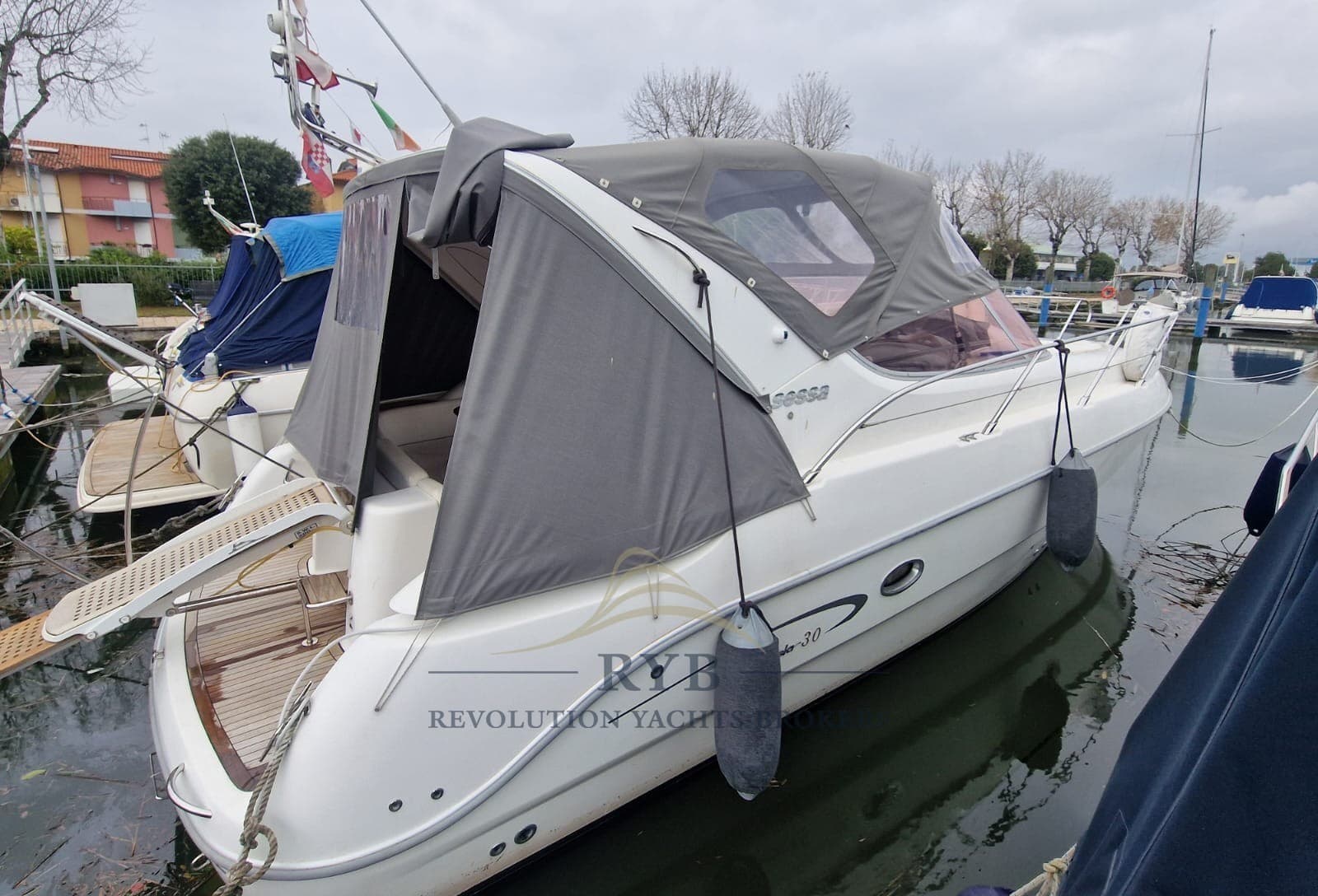 Sessa Marine Oyster 30 used - detail 1